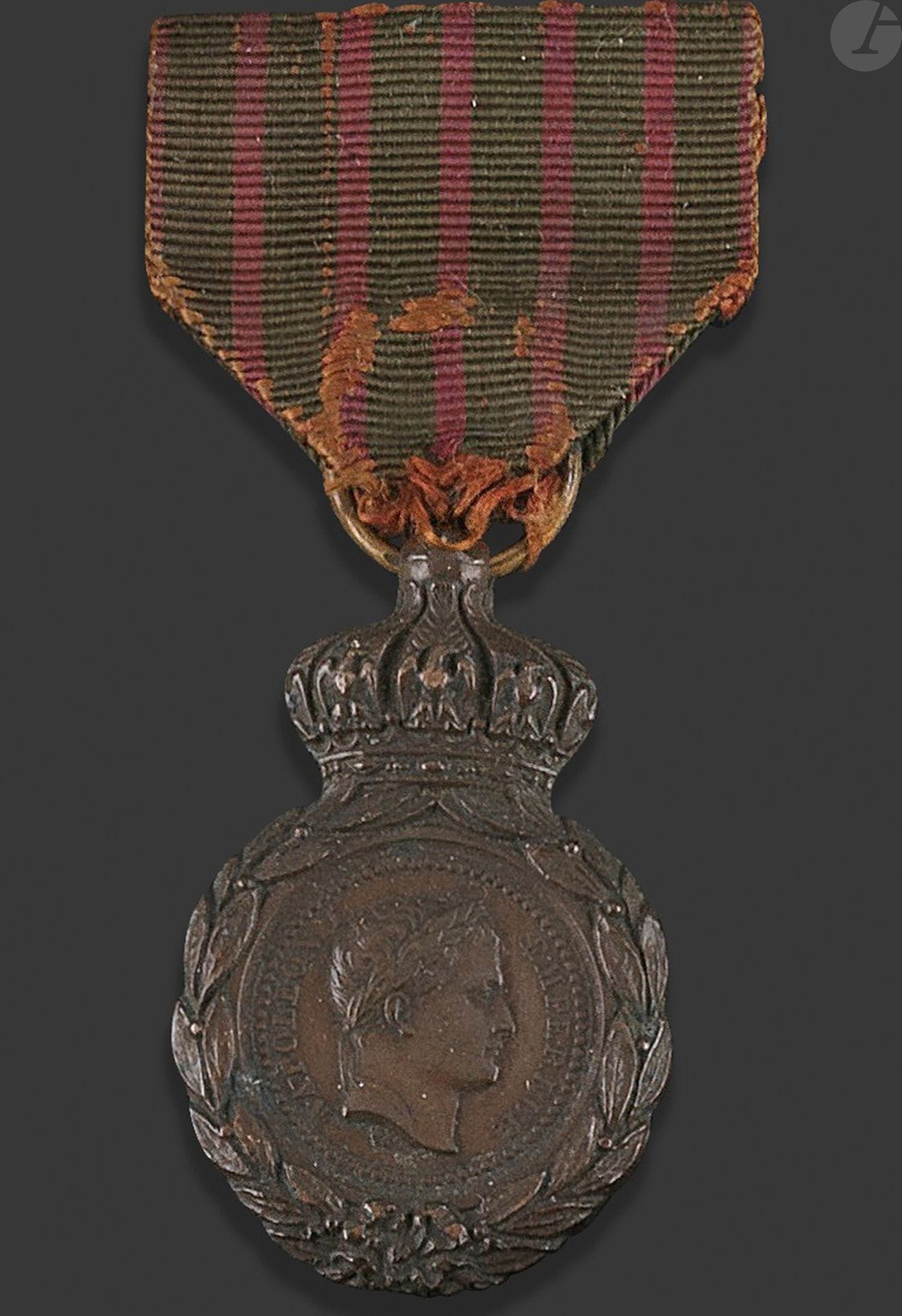 FRANCE

Médaille de Sainte-Hélène.

En bronze patiné. Ruban d époque (usé).

50 x 29 mm

T.T.B.