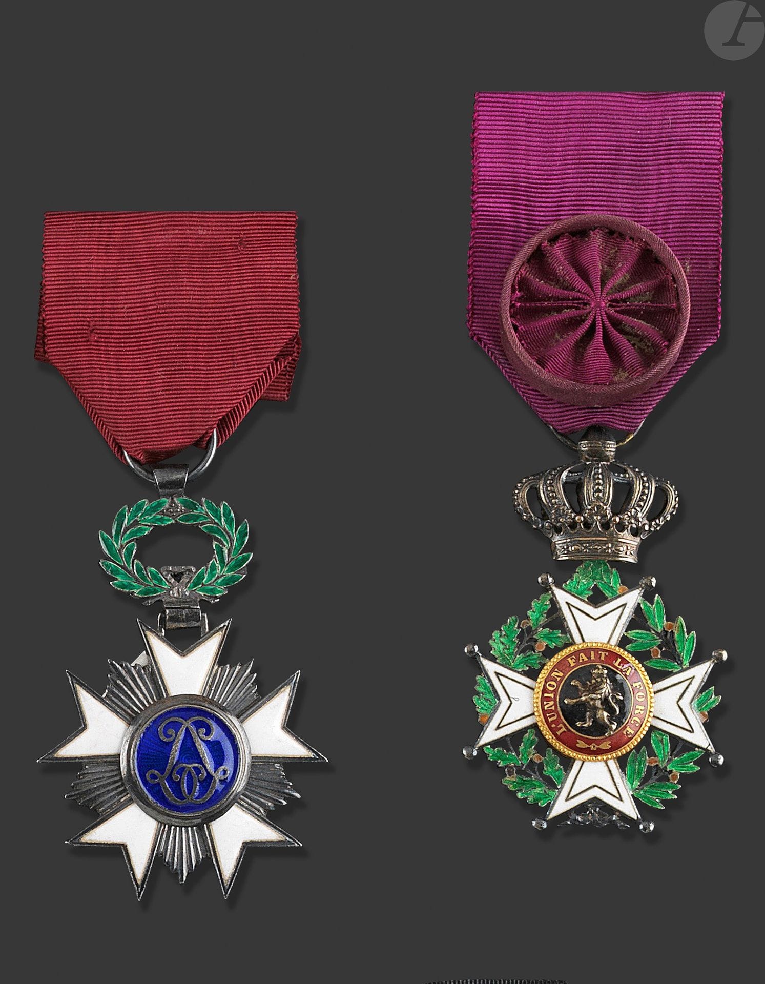 BELGIQUE

ORDRE DE LA COURONNE

ORDRE DE LEOPOLD

- Etoile d officier de l ordre de Léopold en vermeil et émail. Ruban à Rosette. Légende française.

Poids brut : 31 g

- Etoile de chevalier de l ordre de la Couronne en argent et émail. Ruban.

Poids brut : 29 g

T.T.B.
