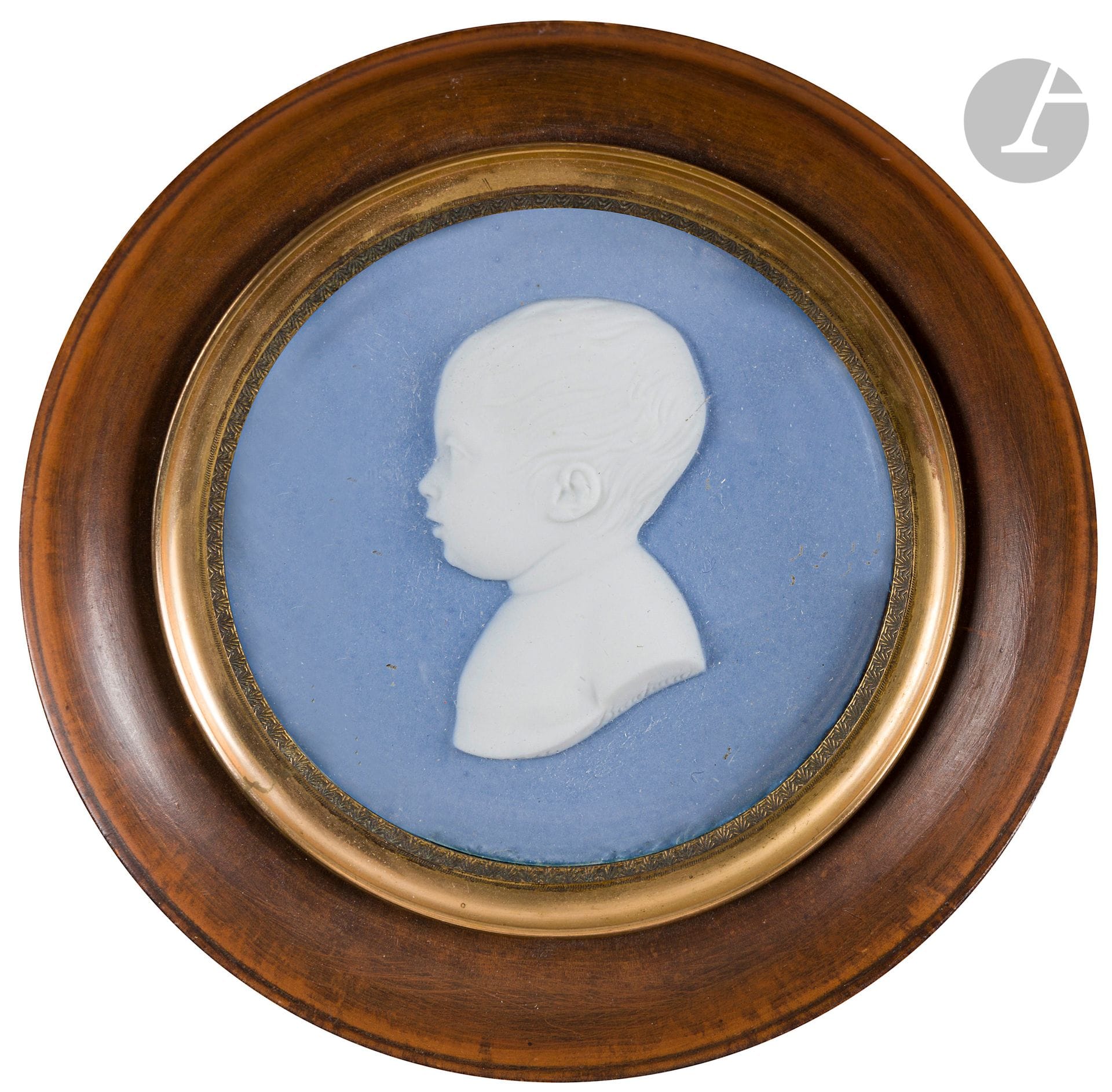 Le Roi de Rome.

Médaillon en biscuit façon Wedgwood signé sous l épaule « Brachard ».

Diamètre : 7,5 cm

Encadré sous verre, cerclé de laiton.

B.E.