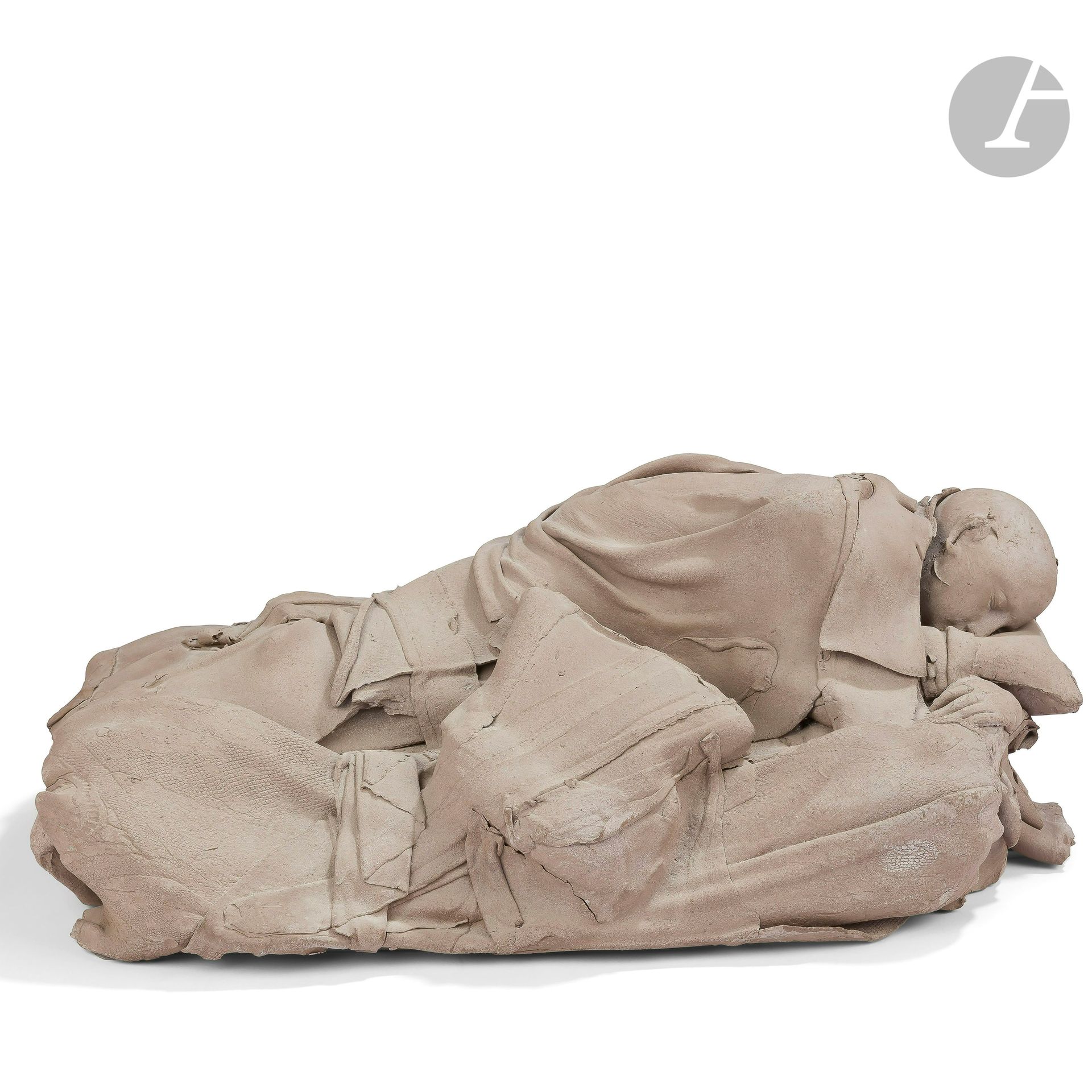 GEORGES JEANCLOS (1933-1997)
Dormeur, circa 1977-79
Sculpture.
Épreuve en terre cuite non vernissée.
Signée JEANCLOS sur l’extrémité.
Hauteur : 18 cm – Longueur : 48 cm – Profondeur : 28 cm
On y joint un catalogue Jeanclos de la Galerie Noëlla Gest de Saint-Rémy-de-Provence pour la FIAC 1977.

Provenance :
Collection X., Paris.