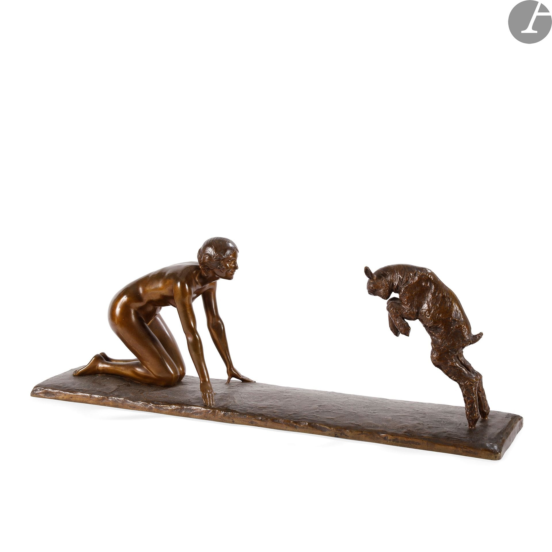 PAUL SILVESTRE (1884-1976) SCULPTEUR & SUSSE FRÈRES FONDEURS-ÉDITEURS
Nu au capriné
Sculpture. Épreuve en bronze à patine médaille. Fonte d’édition ancienne, circa 1925-30. Signée P. SILVESTRE et marquée du cachet de fondeur SUSSE Fres Edts Paris sur la terrasse. H. 30 cm - L. 82 cm - P. 19 cm