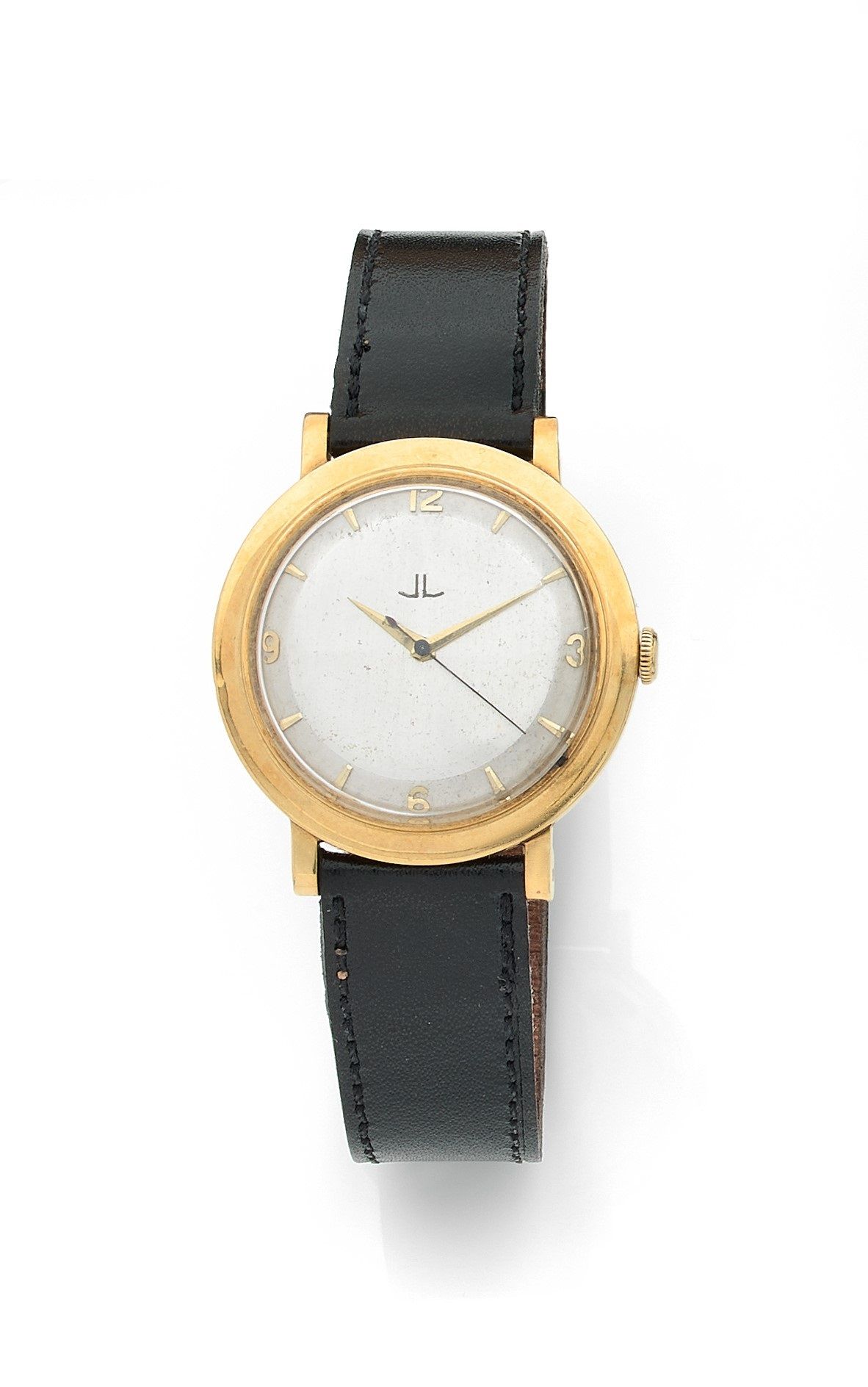 JAEGER LeCOULTRE. Circa 1960No.

96281Men's 18K (750) gold wristwatch, white dial (repainted), hour markers and Arabic numerals, mechanical winding movement, caliber 475 No. 542237, leather strap with unsigned gilt metal pin buckle.
Dial, case and movement signed.
Diameter: 33
mmGross
weight
: 36.3 g




