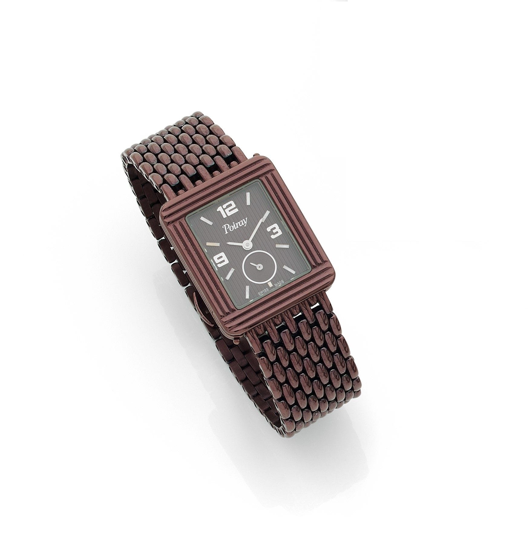 POIRAY Ma première Ref 316L
N° G01061
Montre bracelet de femme en acier PVD chocolat, cadran marron, index chiffres romains et appliqués formant les heures, trotteuse à 6H, mouvement à quartz (fonctionne), bracelet en acier PVD avec sa boucle déployante signée.
Cadran, boîtier et mouvement signés.
Dimensions : 24 mm x 30 mm
La montre est accompagnée d’un bracelet cuir et de sa pochette.