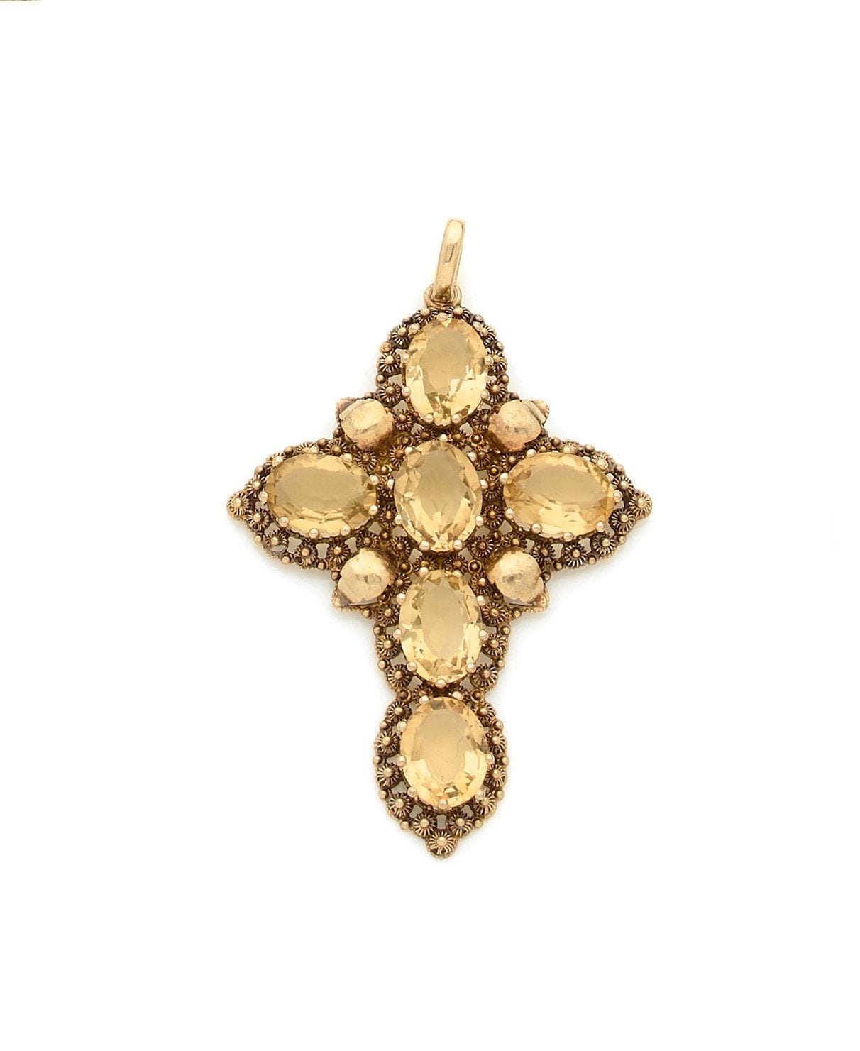 Cross-pendant in 18K (750) gold, set with oval citrines, the setting decorated with filigree. Work of the 19th century, hallmark for Paris 1819-1838. Dimensions : 4,8 x 3,5 cm approximately. Gross weight : 6,1 g

A 1819-1838 Paris made cross-pendant set with citrines