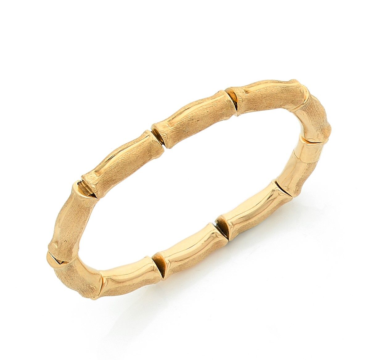 Gold bracelet 18K (750) articulated with stylized bamboo links. Length : 18,5 cm approximately. Weight : 18,2 g

A gold bamboo bracelet