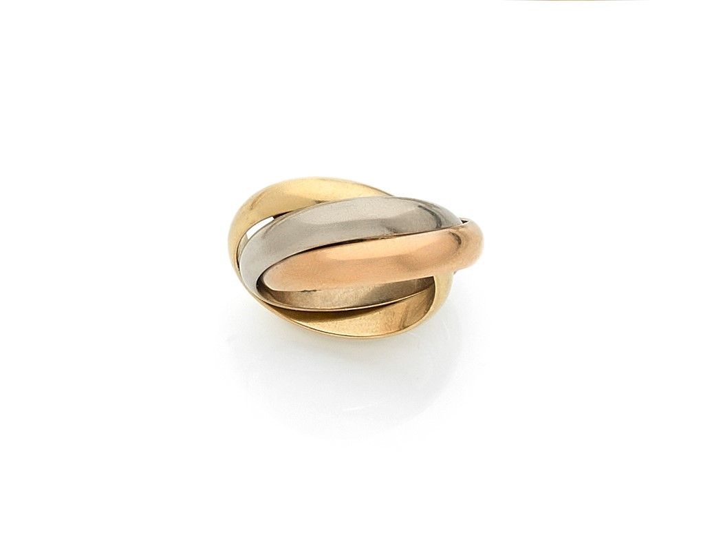 CARTIER
Bague Trinity, 3 anneaux en 3 tons d’or 18K (750). Signée. Travail français. Tour de doigt : 50/51. Poids : 11 g

A Cartier Trinity ring
