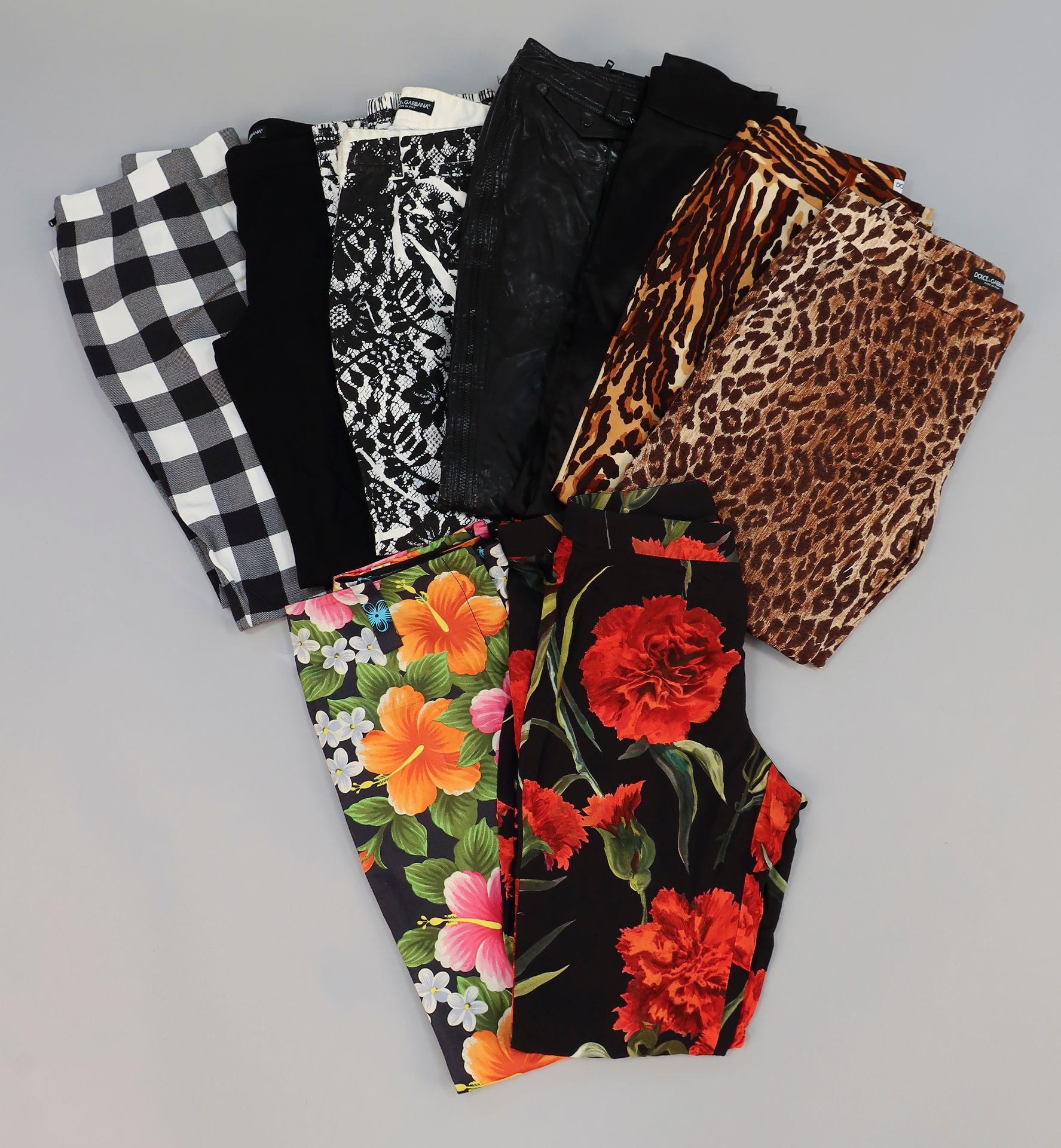 Lot de 9 pantalons et leggings dont 8 Dolce & Gabbana et 1 Christian Dior Haute couture. T. 36/38 env.