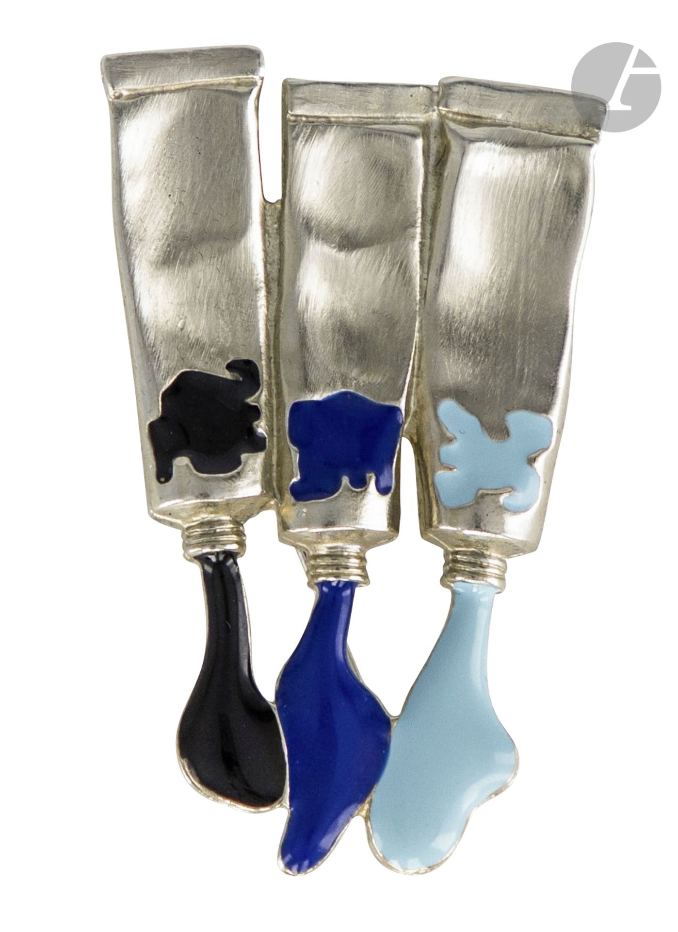 Armand FERNANDEZ dit ARMAN 
(1928-2005)
Tubes de peinture, 1996
Broche en métal argenté et émail.
Signée, datée et copyright au dos sur une plaque.
Hauteur : 6,5 cm