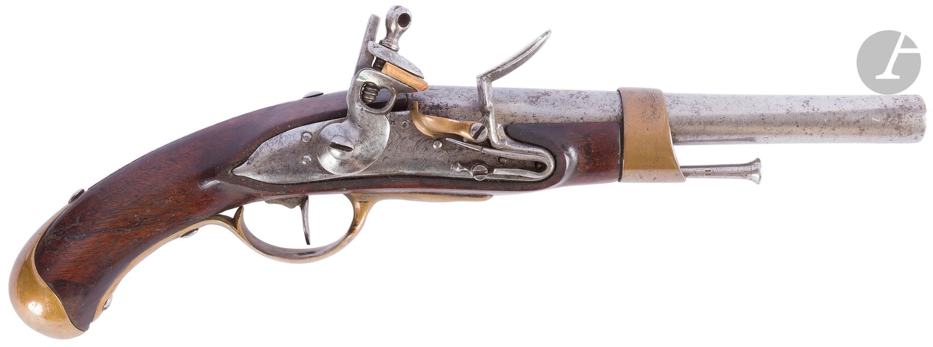 
Pistolet à silex de marine dit de bord modèle 1786. {CR}Canon rond à méplats au tonnerre poinçonné. Platine gravée « Mre Nle de Tulle » (en partie effacé), chien à corps rond. Bassinet et toutes garnitures en laiton cuivré. Baguette en fer. Crosse en noyer (restaurée au bec), crochet de ceinture en fer postérieur.{CR}Longueur totale : 39 cm - Longueur du canon : 22,7 cm{CR}A.B.E.

Nota : L’état des armes de la collection de M.A. est donné à titre indicatif, beaucoup d’armes ayant subi des modifications, des réparations et des restaurations.

 

 Nous avons relevé́ et noté les principales. Elles sont vendues en l’état 
