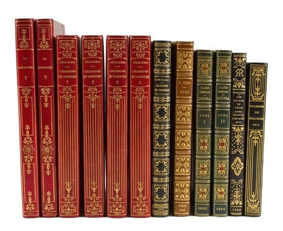 DÉSAUGIERS (Marc-Antoine)
Chansons et poésies diverses. Sixième édition, considérablement augmentée. Paris: Ladvocat, 1827. 4 volumes in-18, portrait, (2 ff.), 251 pp., 1 fac-simile; (2 ff.), 251 pp.; (2 ff.),252 pp. mal ch. 152; (2 ff.), XLIV pp., (1 f.), 211 pp. - Demi-maroquin rouge à long grain à coins, filets dorés, dos lisse orné, non rogné (V. Champs). Édition en partie originale, illustrée en premier tirage d'un portrait de l'auteur d'après Devéria, de nombreux ornements gravés sur bois et d'un fac-similé de la chanson Le Sexagénaire. Désaugier mourut pendant l'impression de cette édition, ce qui explique que l'on trouve une notice sur sa vie et ses ouvrages en tête du quatrième volume. UN DES RARES EXEMPLAIRES SUR PAPIER VÉLIN, avec la notice en 44 pages au lieu de 33 pour les exemplaires ordinaires. Il a été enrichi d'un portrait de l'auteur lithographié par Delpech au tome 4, et de deux chansons autographes en fac-similé dans le même volume. Très bel exemplaire, à toutes marges, relié par Champs