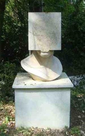 Sacha Sosno (né en 1937)
Tête au carré, 1990. Sculpture en marbre. Signée. Hauteur: 92 cm [Vendu sur désignation] (*)