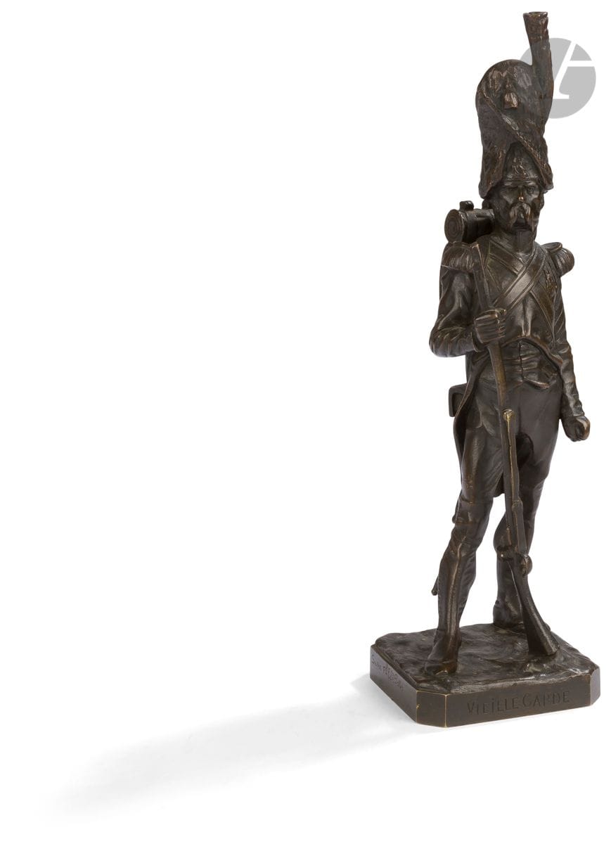Armand LEVEEL (1821-1905)
Grenadier à pied de la Vieille garde
Bronze patiné signé sur le côté de la terrasse. 
Fonte Susse Frères Éditeurs. Cachets de Susse et du syndicat des fabricants de bronze. 
Hauteur : 26 cm
B.E.