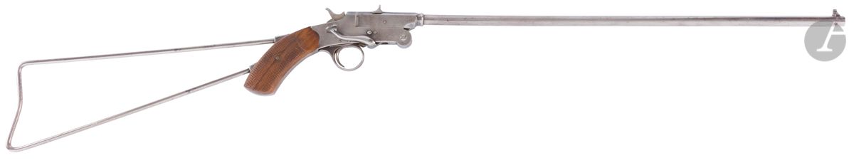 La mignonne" rifle pistol, one shot .22 caliber annular.
Liège stamped round barrel with thunder engraved rise "La mignonne", opening lever on the right side. Plates of stick in drowning squared. Iron skeleton stock.
A.B.E. Circa 1880-1900.