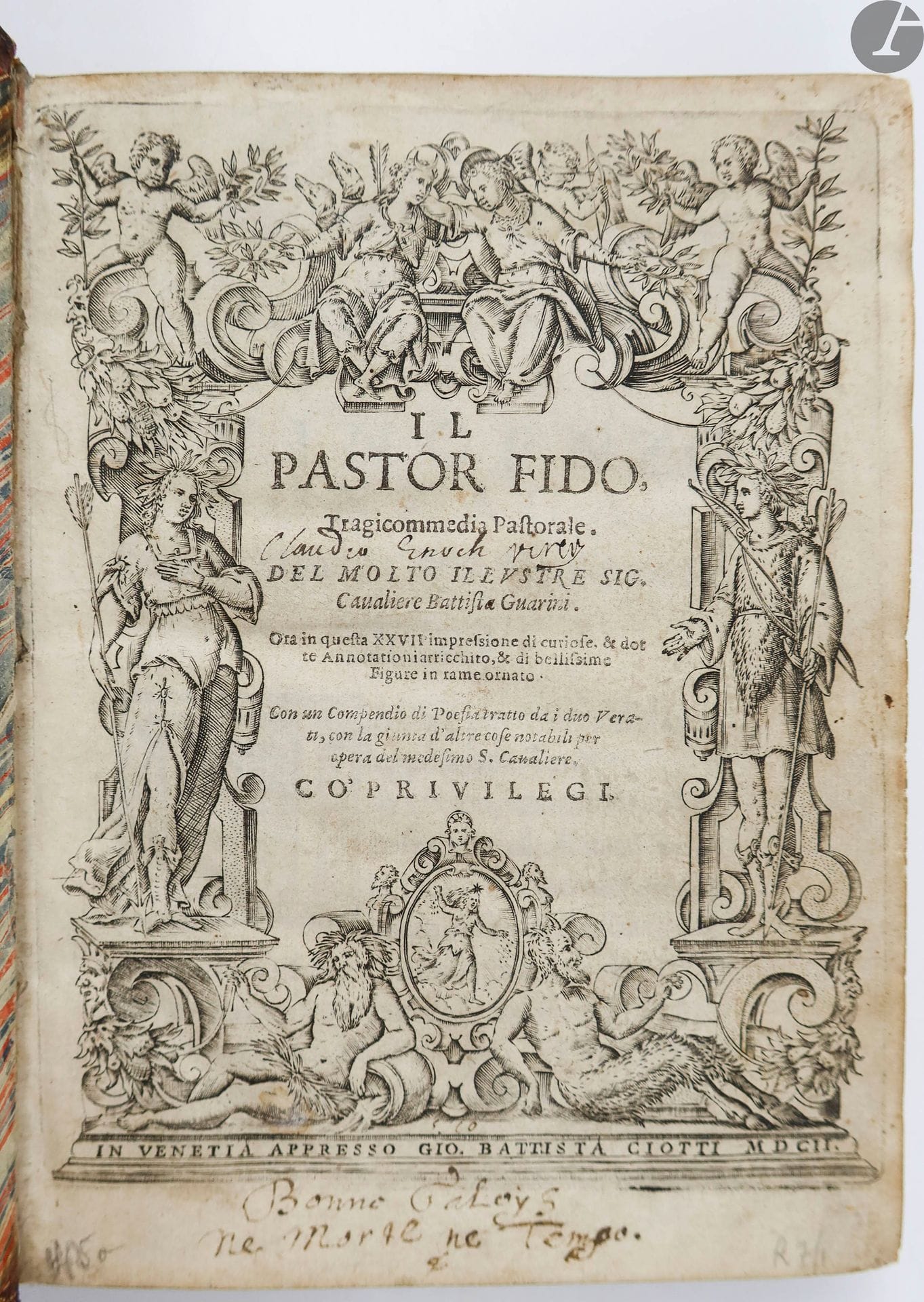 GUARINI (Giovanni Battista).
Il Pastor fido. Tragicommedia Pastorale.
Venise : Giovanni Battista Ciotti, 1602. — In-4, maroquin rouge, double encadrement de roulettes dorées et fleuron doré aux angles de l'encadrement intérieur sur les plats, dos lisse orné de quadrilobes filigranés, roulette dorée intérieure, tranches dorées (reliure vers 1650).

Édition définitive considérée comme l'une des meilleures de cette célèbre pastorale du poète et diplomate italien Giovanni Battista Guarini (1538-1612).

Dédiée à Vicenzo I, duc de Mantoue et du Monferrat, elle est illustrée d'un très beau titre gravé et de 6 très belles compositions gravées à pleine page par Francesco Valesio. Il manque le portrait de l'auteur.

Bon exemplaire en maroquin postérieur, probablement avant 1650. Travaux de vers avec manques au bas du dos, charnières craquelées, un coin émoussé, quelques frottements et griffures. Manquent les premières gardes blanches, papier marbré des doublures déchirées par endroits. Quelques mouillures claires. Correction manuscrite ancienne aux 5 derniers vers de la scène 3 de l'acte 1, feuillet 34 recto.
Provenance : ex-libris manuscrits anciens sur le titre.