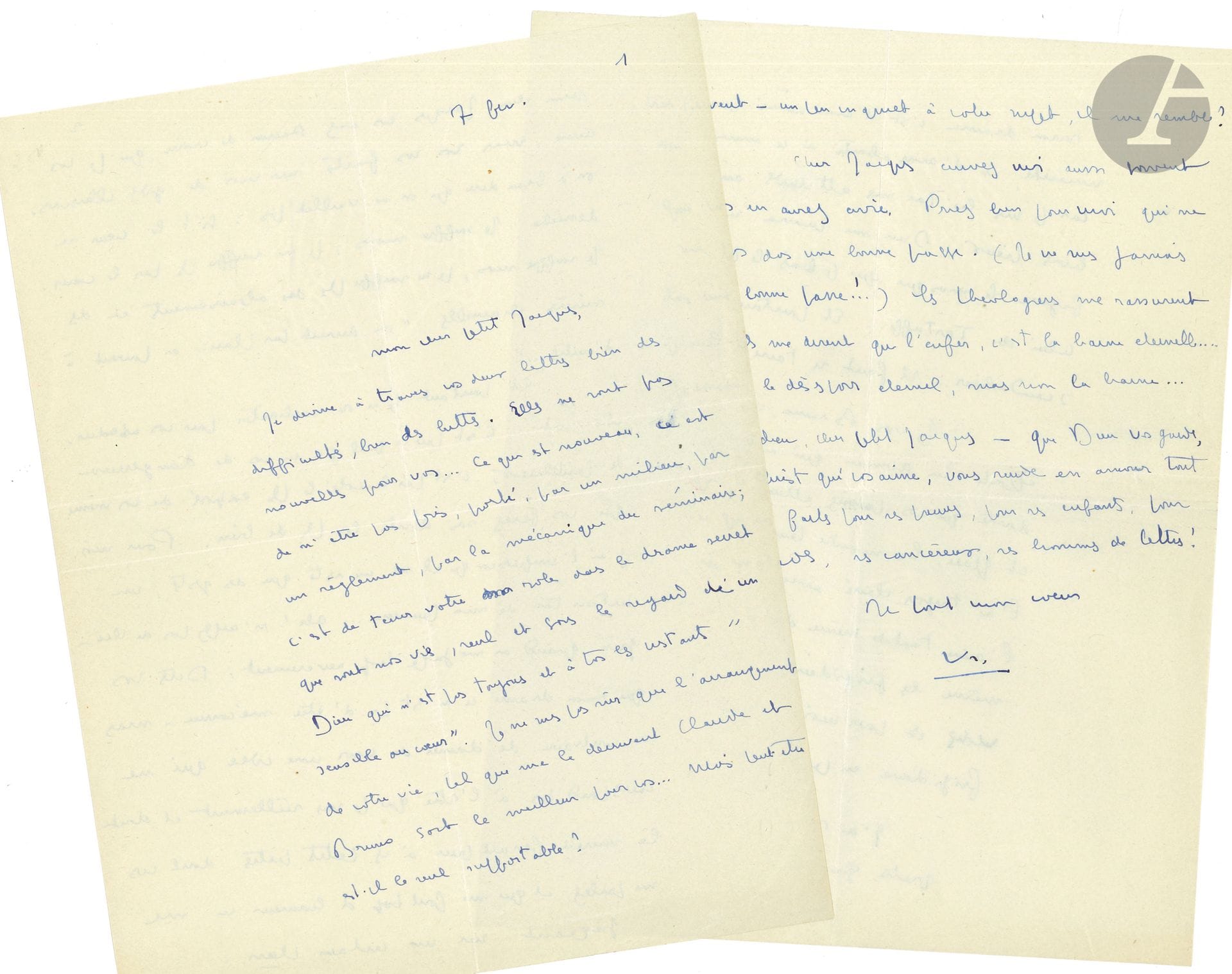 François MAURIAC. L.A.S. « Fr. », 7 février [1938 ?], à son « cher petit Jacques » [Jacques Laval] ; 4 pages petit in-4.

   Très belle lettre, au jeune prêtre Jacques Laval, où il parle à demi-mots de son homosexualité et de ses tentations. Il a deviné dans ses lettres « bien des difficultés, bien des luttes », maintenant qu’il n’est plus porté par le règlement, par « la mécanique du séminaire ». Ce qui est nouveau c’est de « tenir votre rôle dans le drame secret que sont nos vies, seul et sous le regard d’un Dieu qui n’est pas toujours […] “sensible au cœur”. […] Mon cher Jacques, vous avez raison de croire que je vous aime, mais vous vous faites sur moi de grandes illusions. On a beau dire qu’on ne vieillit pas : si ! le cœur se dessèche. Je souffre moins, je ne souffre plus par le cœur, […] je ne souffre plus des abaissements et des misères charnelles. […] mon drame n’est pas d’être méconnu, mais au contraire de donner de moi une idée qui ne correspond pas à l’être que je suis réellement et dont la misère ferait peur à ces petits prêtres dont vous me parlez et qui me font trop d’honneur en me jugeant sur un certain plan. Mon drame c’est d’avoir aimé par-dessus tout la sincérité et d’avoir abouti à ce mensonge de ma vie – car je suis lié par mes attitudes anciennes, par mes livres pieux. Dieu me punira en posant sur ma figure le masque que je hais le plus au monde : celui de Tartuffe… Et pourtant, il ne faut pas scandaliser… Il faut se taire, n’est-ce pas ? »… Il lui parle ensuite de son neveu Bruno Gay-Lussac, qui lui a apporté un roman qui l’a étonné, mais il conseille de ne rien attendre de lui, « ce petit être fermé et glacé, sans la moindre tendresse. Pour moi, je l’ai toujours classé avec les frigidaires. Et je l’aime tout de même de tout mon cœur »… Il demande de prier pour lui car il n’est pas « dans une bonne passe (je ne suis jamais dans une bonne passe) […] – que Dieu vous garde, – que le Christ qui vous aime, vous rende en amour tout ce que vous faites pour ses pauvres, pour ses enfants, pour ses malades, ses cancéreux, ses hommes de lettres ! »…

