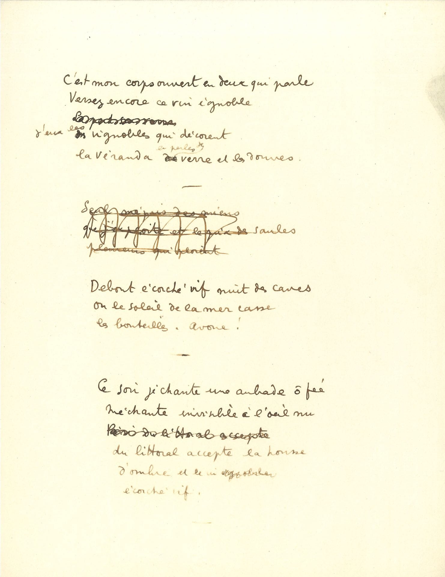 Jean COCTEAU (1889-1963) poète. Poème autographe ; 1 page in-4 avec ratures et corrections.

   Premier jet des trois premières strophes (12 vers) du poème Désespoir du nord écrit en 1918. Une strophe entière a été biffée.
« C’est mon corps ouvert en deux qui parle.
Versez encor ce vin ignoble
D’eux, les vignobles qui décorent
La véranda en perles de verre, et les douves »…
   
On joint une photographie de Cocteau sur le paquebot Île de France en 1925.
