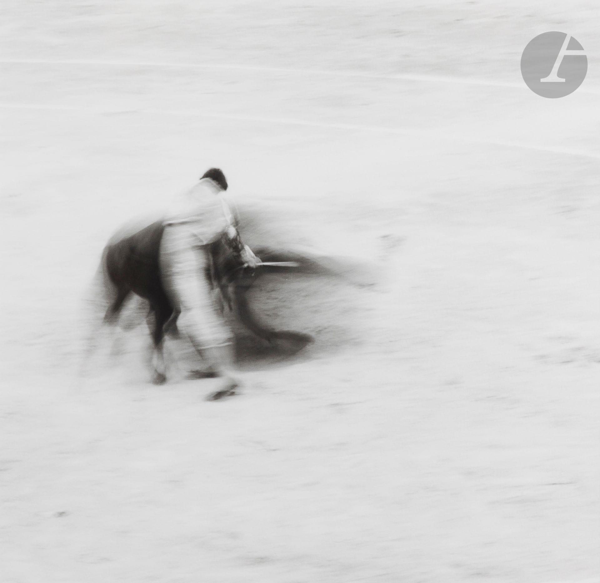 
Jean-Dominique «El Padre» (1963)

Corrida blanche I, II et III. Arles, 2016.

Trois (3) épreuves pigmentaires, signées, titrées et numérotées à 30 exemplaires au crayon aux versos. Monogramme du photographe sur les passe-partout. Les œuvres sont accompagnées de legendes autographes de Jean-Dominique «El Padre» racontant l’histoire de ses photographies..

Images: 35x35cm

Feuilles: 39,5x43cm - cadres



Vente au profit de l’association ACT & HELP - lots 1 à 49
