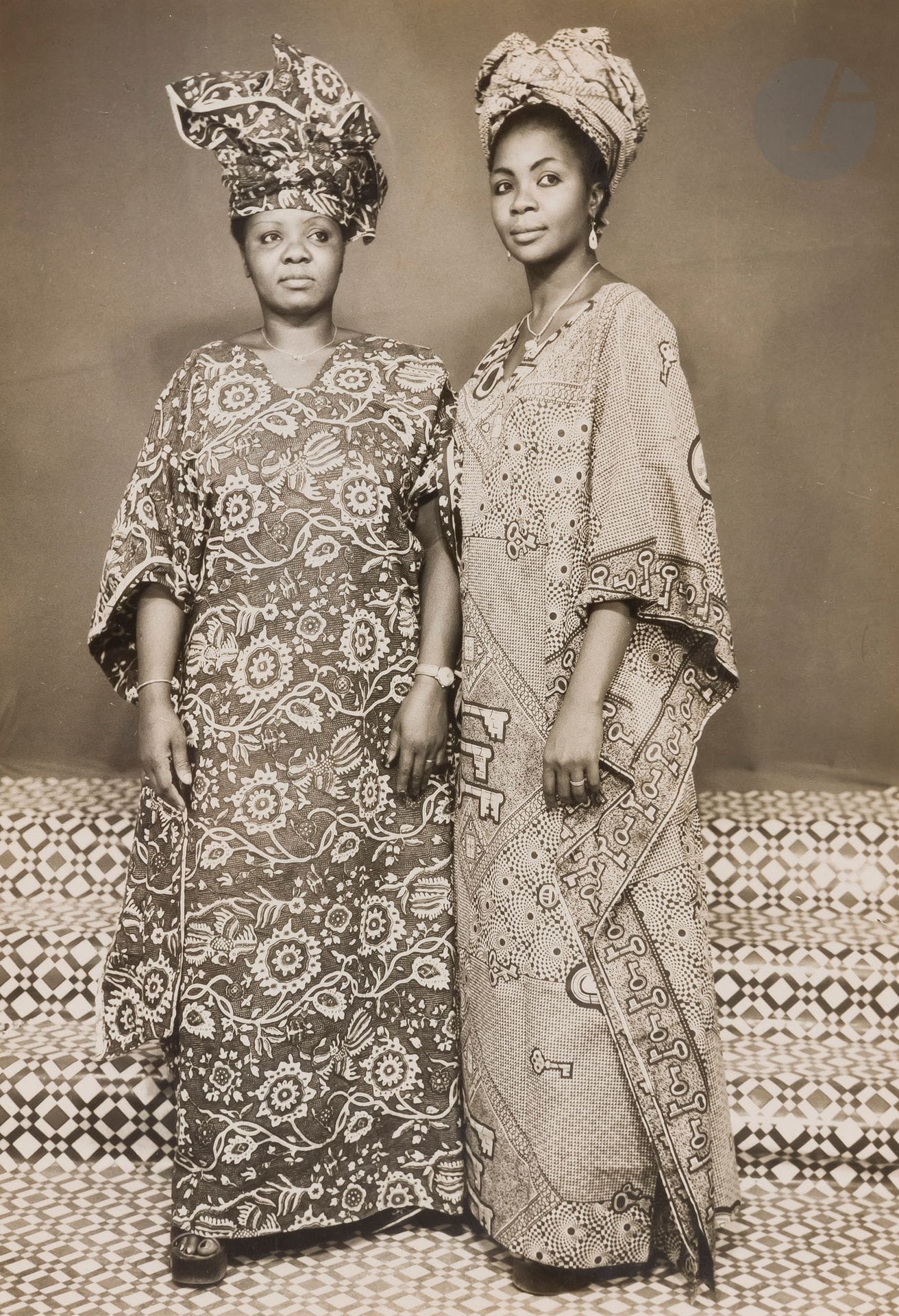 
Sanlé Sory (1943) 

Women. Bobo-Dioulasso. Burkina Faso, c. 1960-1970.

Five (5) vintage silver prints. Stamp "Volta Photo - BP. 139 Bobo-Dioulasso - R.H.V. - S. Sory" on the back. 

Average size: 18x12,5cm



African Studios, a private collection - N° 293 to 329.

