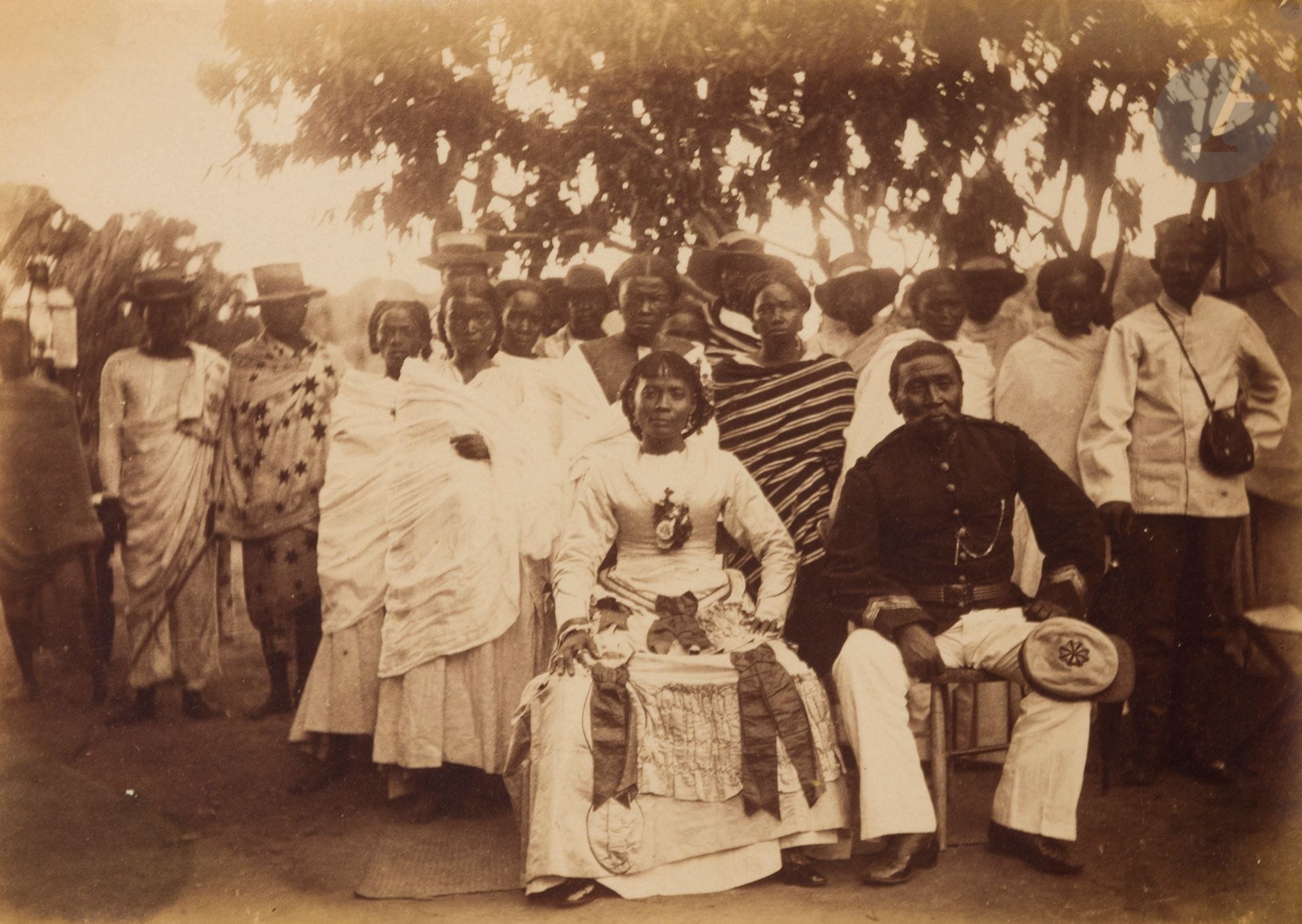 Photographe non identifié
Voyage dans l’océan Indien et en Afrique de l’Est, c. 1880-1890.
Les Comores. Madagascar. Port. Équipage. Militaires indigènes. Plantations. Danses et architectures traditionnelles. Poste militaire français. Navires échoués. Île de la Réunion. Saint-Denis. Infrastructures ferroviaires. Port et jetée. Cirque de Mafate. Massif du Piton des Neiges. Érythrée. Palais impérial de Massawa. Sud de la France. Viaduc. Cloître. 
Album in-4 oblong composé d’environ 90 épreuves sur papier albuminé, citrate et un cyanotype, contrecollées sur cartons. 
Formats: de 4,7x3,6 à 12x16,5cm