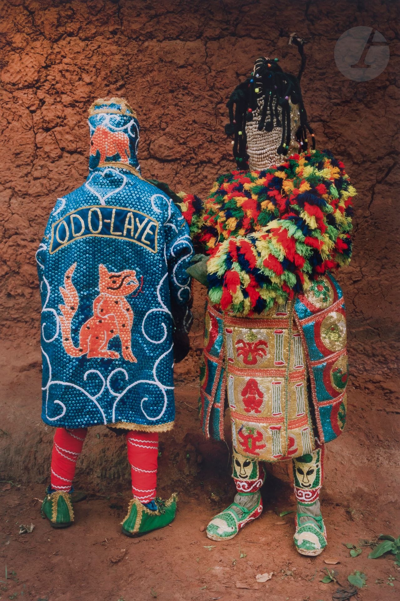
Leonce Raphael Agbodjelou (1965) 

Série Egungun. Porto Novo. Bénin, 2011-2012.

Épreuve chromogénique, signée avec le tampon du photographe au verso. 

Image: 36x24cm 

Feuille: 40x28cm



Studios africains, une collection particulière - N° 293 à 329.