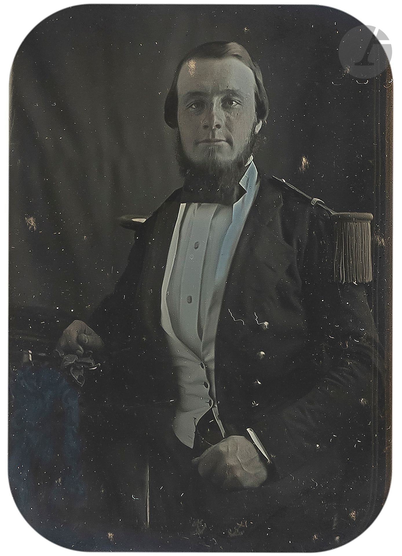 Unidentified DaguerreotypistFélix
Denis Paqué (Nantes, 1822 - Roscoff, 1899) as an ensign, c. 1848. 
Daguerreotype 1/4 plate in its original mount and frame. Handwritten caption and dates on a label on the back of the frame. 
9x7cm (at sight) - frame


