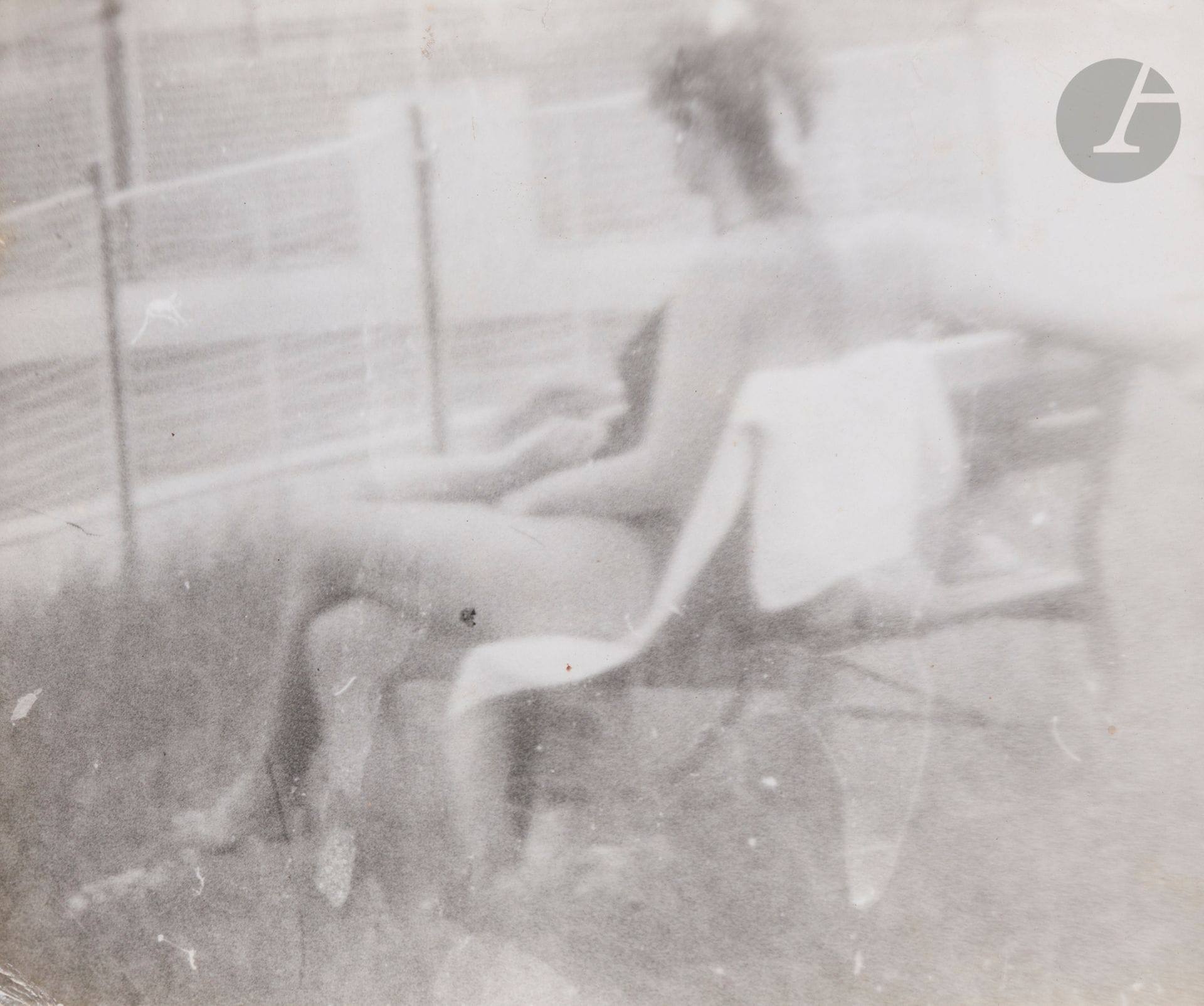 Miroslav Tichy (1926-2011)
Sans titre [Piscine], c. 1960-1970. 
Épreuve argentique d’époque.
14,5x17,5cm 

Provenance: 
Ancienne collection Pavel Vančát (commissaire de l’exposition Miroslav Tichy, House of Arts, Brno, 2006), Prague.