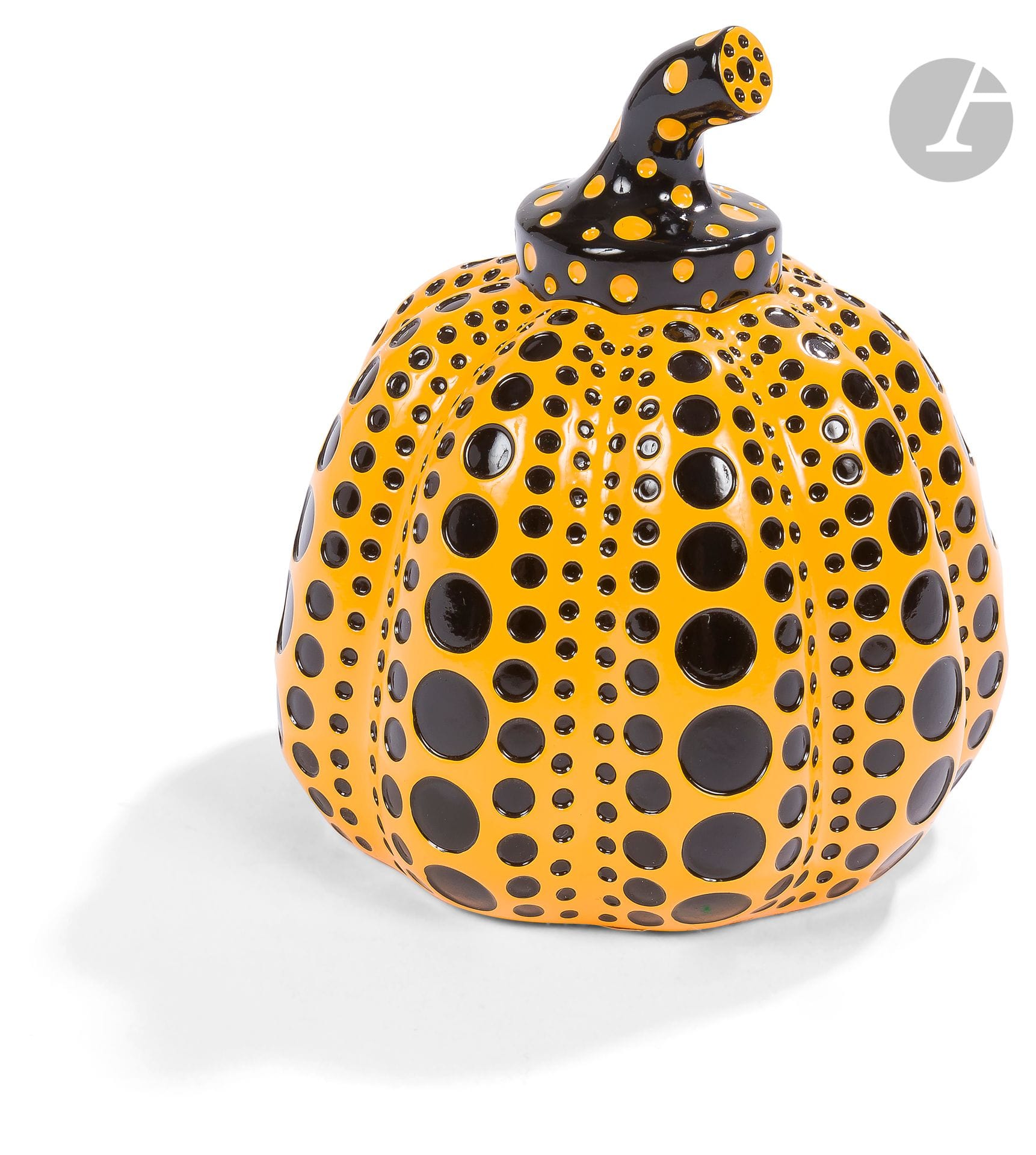 Yayoi KUSAMA (née en 1929)
Pumpkin
Résine.
Copyright ©Yayoi KUSAMA.
10 x 8 x 8 cm
Dans sa boîte d’origine.