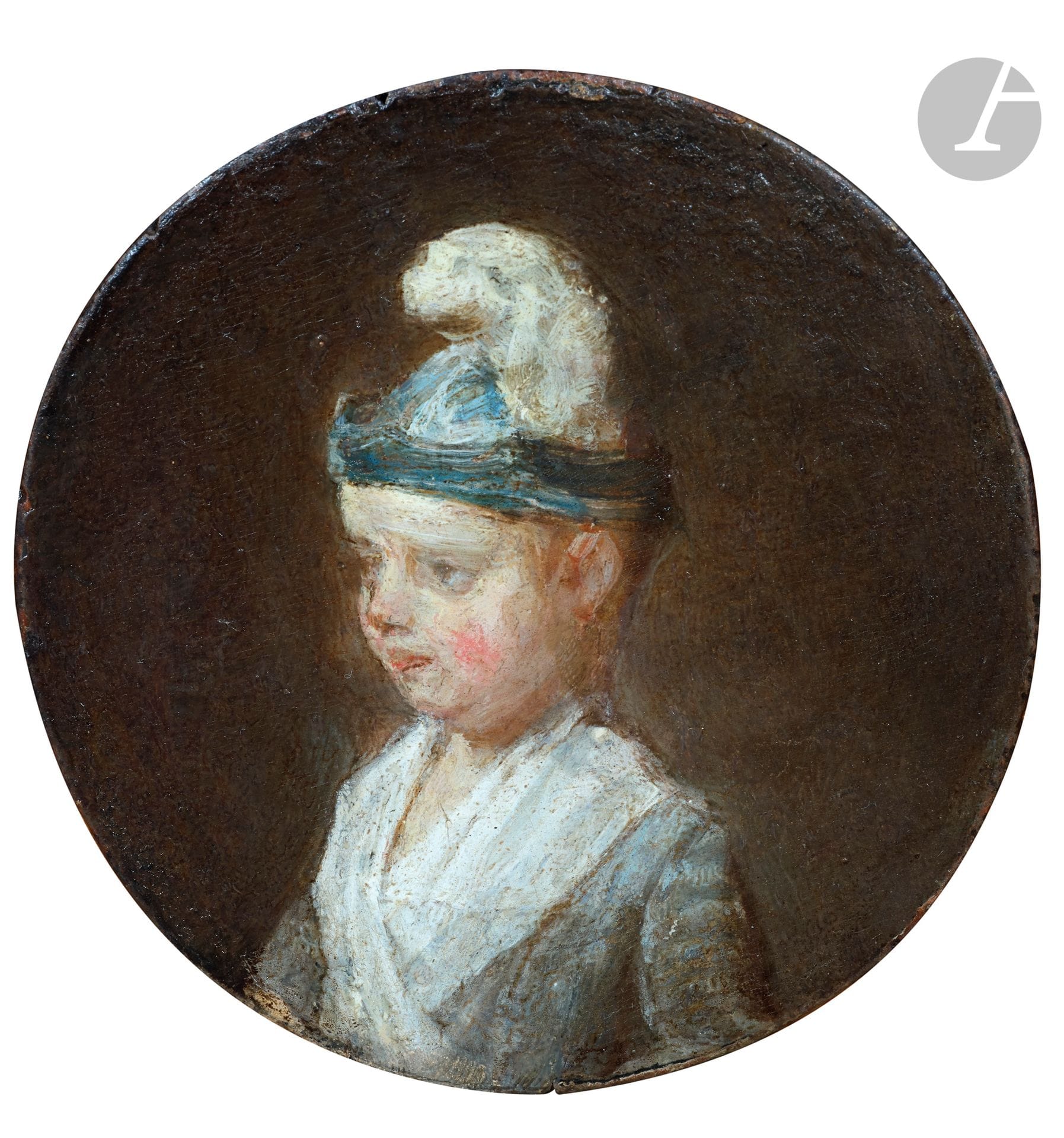 Jean-Siméon CHARDIN (Paris 1699 - 1779)
Portrait d'un enfant en médaillon
Panneau, en tondo
Diam. : 10,5 cm
Restaurations anciennes


Notre tableau est un fragment découpé dans une composition plus grande. On retrouve des enfants attentifs à leur ouvrage dans plusieurs scènes de genre de Chardin (fig. 1) : La Blanchisseuse, vers 1733-1735, conservée au Nationalmuseum de Stockholm ; Le Tour de cartes, vers 1734-1735, de la National Gallery of Ireland à Dublin ; La Petite Maîtresse d'école, vers 1735-1737, dont il existe plusieurs versions, l'une d'elles à la National Gallery de Londres ; Le Bénédicité, vers 1740 (là aussi, plusieurs répliques connues dont deux sont conservées au musée du Louvre à Paris) ou encore La Mère laborieuse, vers 1740, dont une version est également au musée du Louvre. 

On pourrait aussi rapprocher la bouille du garçonnet dans La Maîtresse d'Ecole (Londres, National Gallery) ou à une plus grande échelle, le profil au nez bien détaché, aux lèvres en forme de triangle, et aux joues rougies d'un esprit similaire qui caractérisent Le Jeune dessinateur (Paris, musée du Louvre) ou la jeune femme des Aliments de la convalescente (Washington, National Gallery of Art), vers 1740. Dans tous ces tableaux, les yeux sont construits de façon similaire, par une virgule brune sur une tâche blanche pour le globe oculaire assez petit, qui donne vivacité et tendresse aux modèles.

Bien sûr c'est la gamme colorée qui est déterminante pour reconnaitre la main de Chardin, cet accord délicat de tons pastels autour de la plume et du col blanc, aux plis triangulaires, à peine rompu, ici des variations de bleu, pâle, Prusse, bleu-gris (par exemple, la Gouvernante, Ottawa, National Gallery of Canada, 1738), et aussi sa façon unique de poser des petites touches floues, qui permettent à l'image de se reconstituer à mi-distance. On retrouve exactement le même jeu de variations bleutées et autour de taches blanches dans le célèbre Bouquet d'oeillets, chef-d'oeuvre de la National Gallery of Scotland d'Edimbourg.

Le couvre-chef avec une plume peut s'observer dans l'enfant derrière le parapet de la fenêtre à droite des
trois versions des Bulles de savon datant du milieu des années 1730 (fig. 2, New York, The Metropolitan
Museum of Art ; Washington, National Gallery of Art, Los Angeles, County Museum of Art).