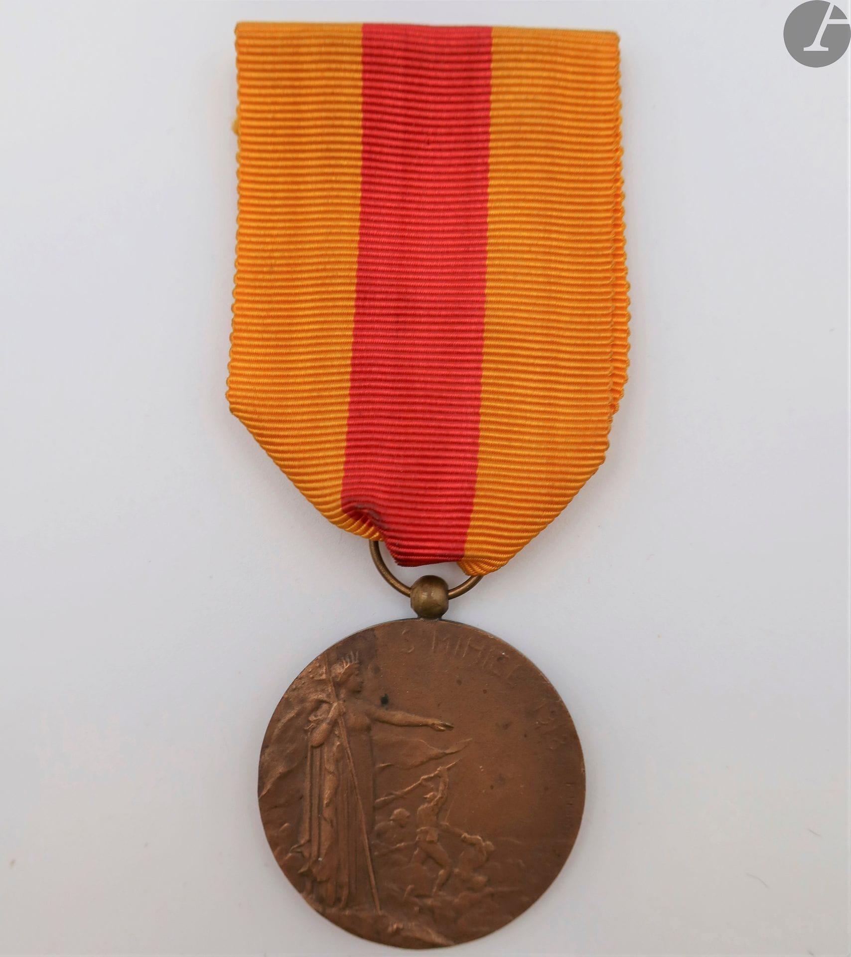 FRANCE 
Medal of Saint Mihiel, Delande model. 
In bronze, with ball bélière. 
30 mmRibbon
with silver clip " St MIHIEL "
T.T.B

.


