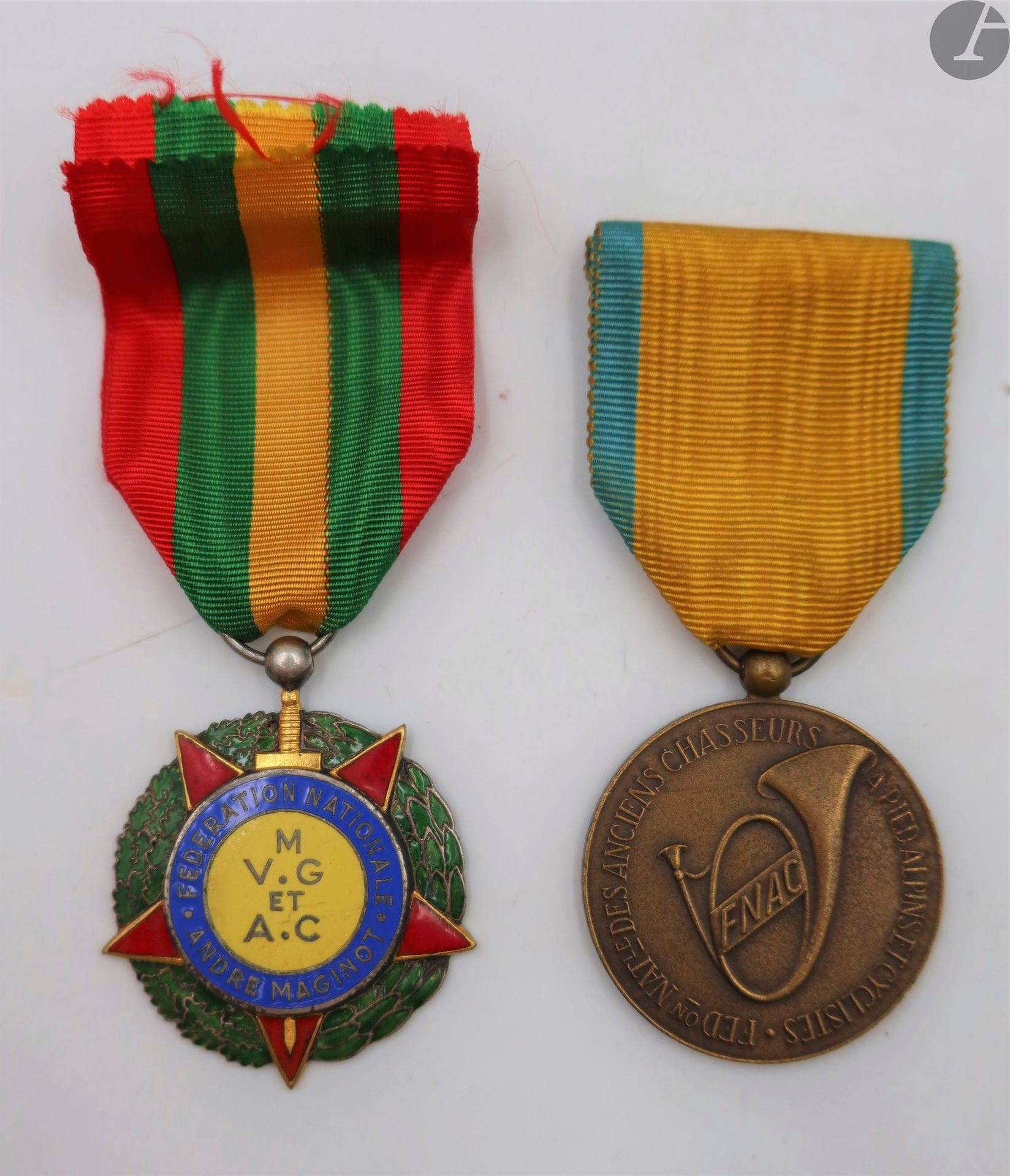 FRANCE 
Two medals and a patent :
- medal of the National Federation André Maginot. Enameled silver metal (small defect of enameling). 46 x 35 mm-
medal of the National Federation of former alpine foot hunters and cyclists. In bronze. Ribbon. 35 mm. Hallmark on the edge. 
- patent of the philanthropic society of the former hunters on foot. In the name of sergeant MICOULOUD of the 14th BCP. 
T.T.B.




