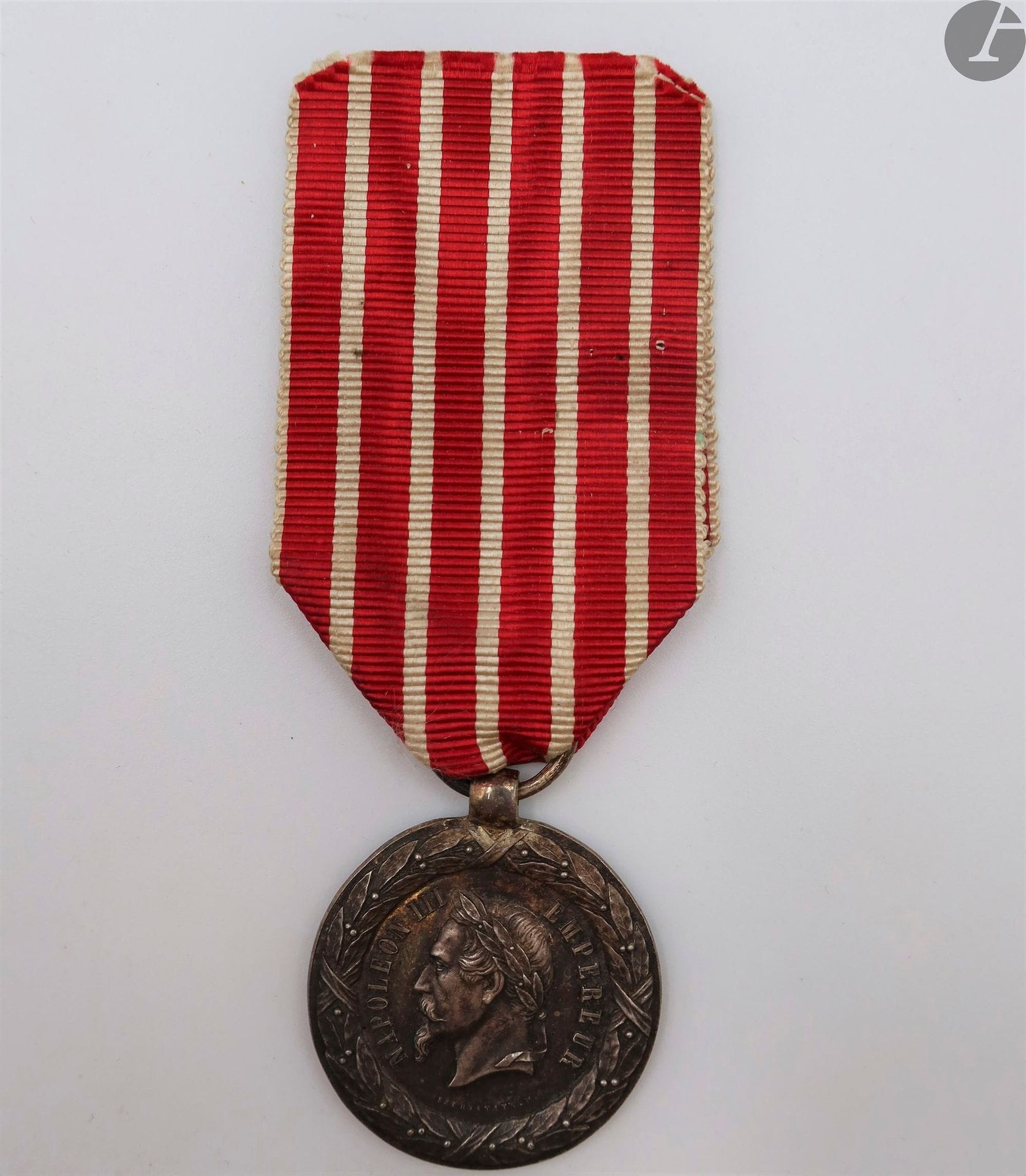 FRANCE 
MÉDAILLE DE LA CAMPAGNE D’ITALIE (1859) 
Médaille de la Campagne d’Italie (1859) du 2e type par F. SACRISTAIN. 
En argent. Ruban.
29 mm - Poids net : 14,8 g
T.T.B. à SUP