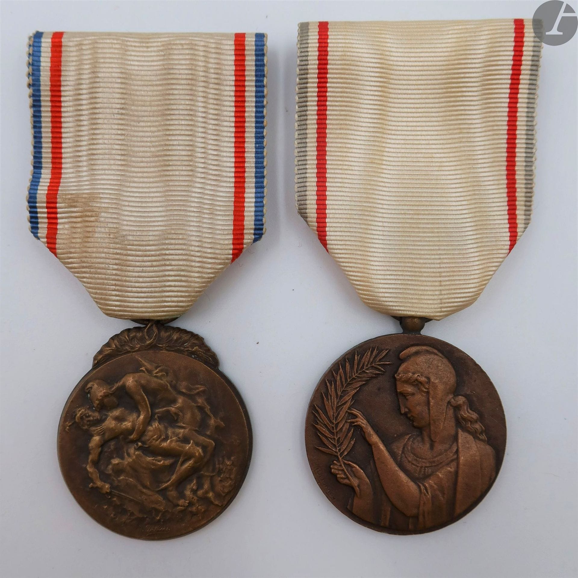 THE INTERALLIED MEDALFranceFRANCE



 
Interallied medal, model Pautot Mattei. 
In bronze. Bronze stamp on the edge. Ribbon. 
34 mmA
letter of attribution of the interallied medal in the name of the Captain Quitot, of the service of the intelligence (Morocco) is joined there. 1923. Framed under glass.
T.T.B.








