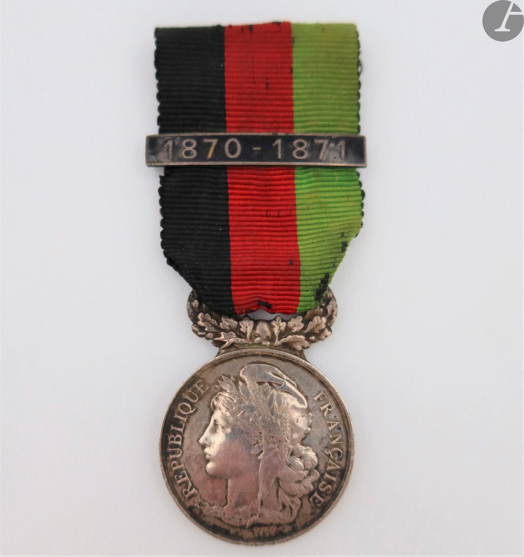 FRANCE 
Medal of the veterans of the war of 1870-1871 of Clichy. 
In silver plated metal. Obverse with the Republic by Vernon. Reverse side marked " ANCIENS COMBATTANTS DE 1870-1871. CLICHY 1894". 
37 x 27 mm. Ribbon with black enamelled clip " 1870-1871 "
T.T.B
.


