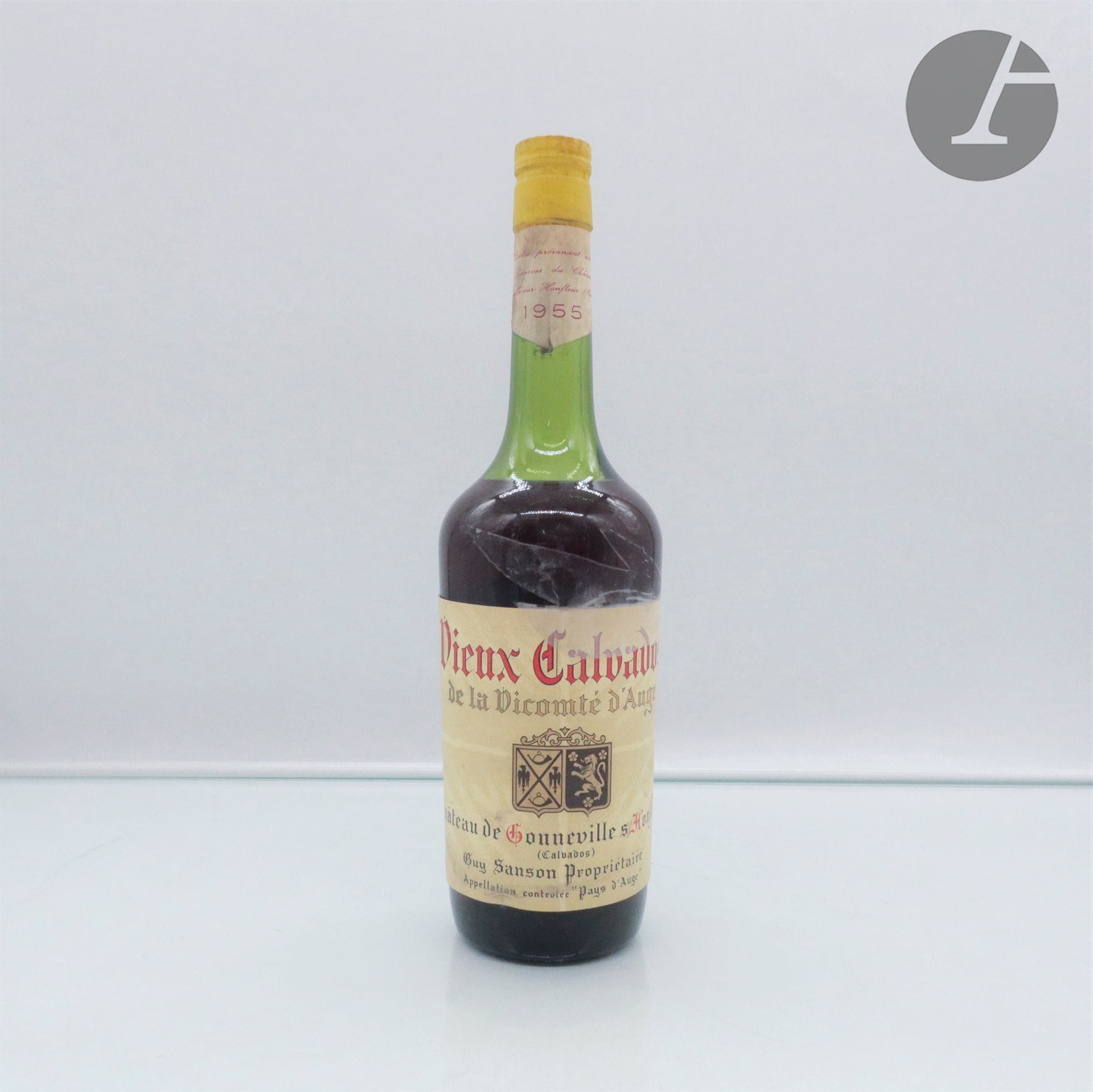 1 B VIEUX CALVADOS DE LA VICOMTÉ D'AUGE 70 cl 42% (8,5 cm sur capsule; e.l.a; clm.s.), Guy Sanson, 1955