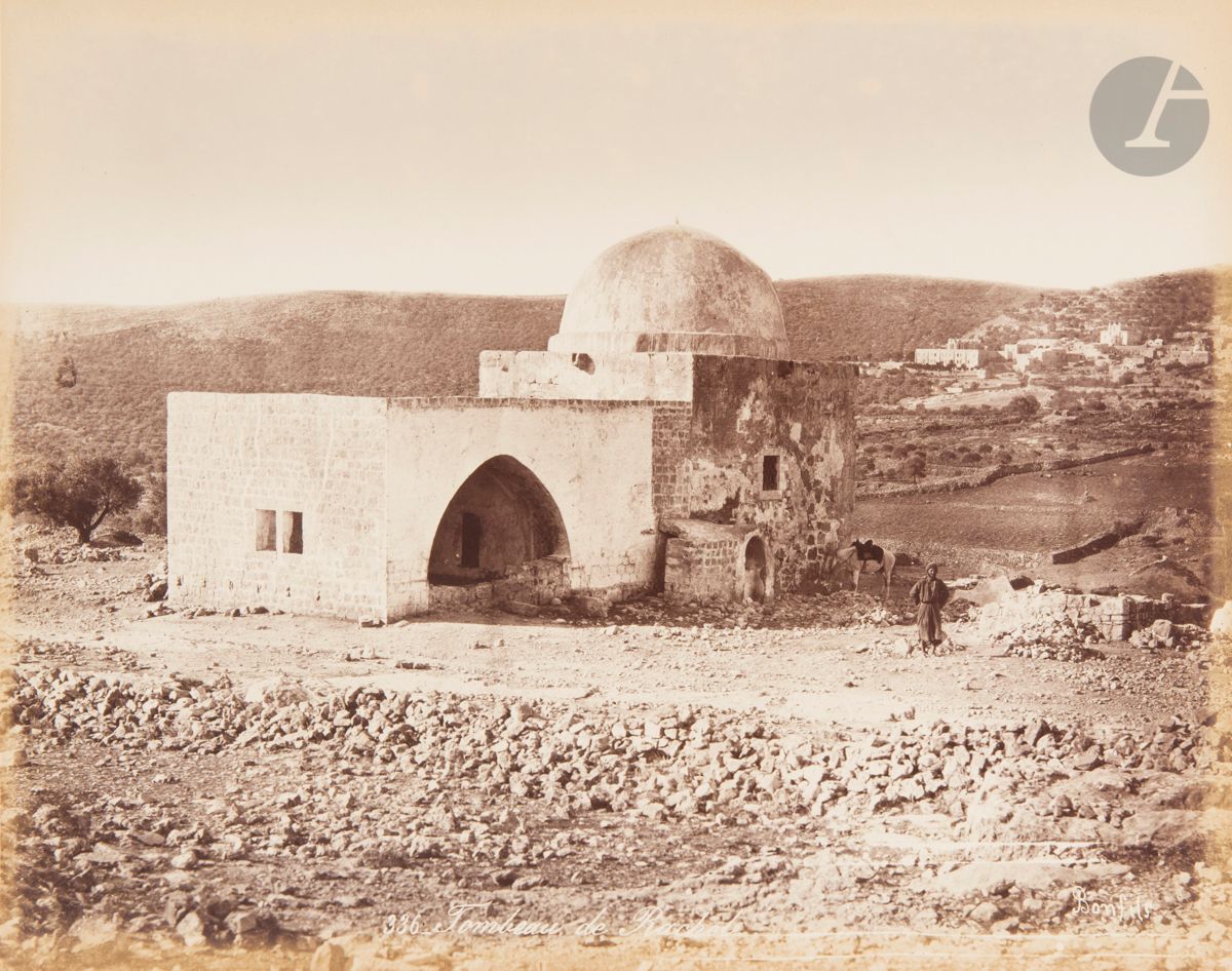 Félix Bonfils (1831-1885) 
Tombeau de Rachel 
Tirage albuminé contrecollé sur carton. Légendé et signé dans le négatif. 
22 x 28 cm 
Bon contraste pour le tirage, carton déchiré en marge.



Mots clés :
judaïca, juif, juive, hébreux, rabbins, jewish, torah, hebrew, hebraica, judaisme, synagogue, sionisme, pessah, pessach, haggada, haggadah, hagada, hagadah, passover, menora, menorah, hannuka, hannuca, hannoucca, hanouccah, torah, juden, israélite, Israël, antisemitism, antisémitisme, dreyfus, meguila, sepharade, sefarad, ketouba