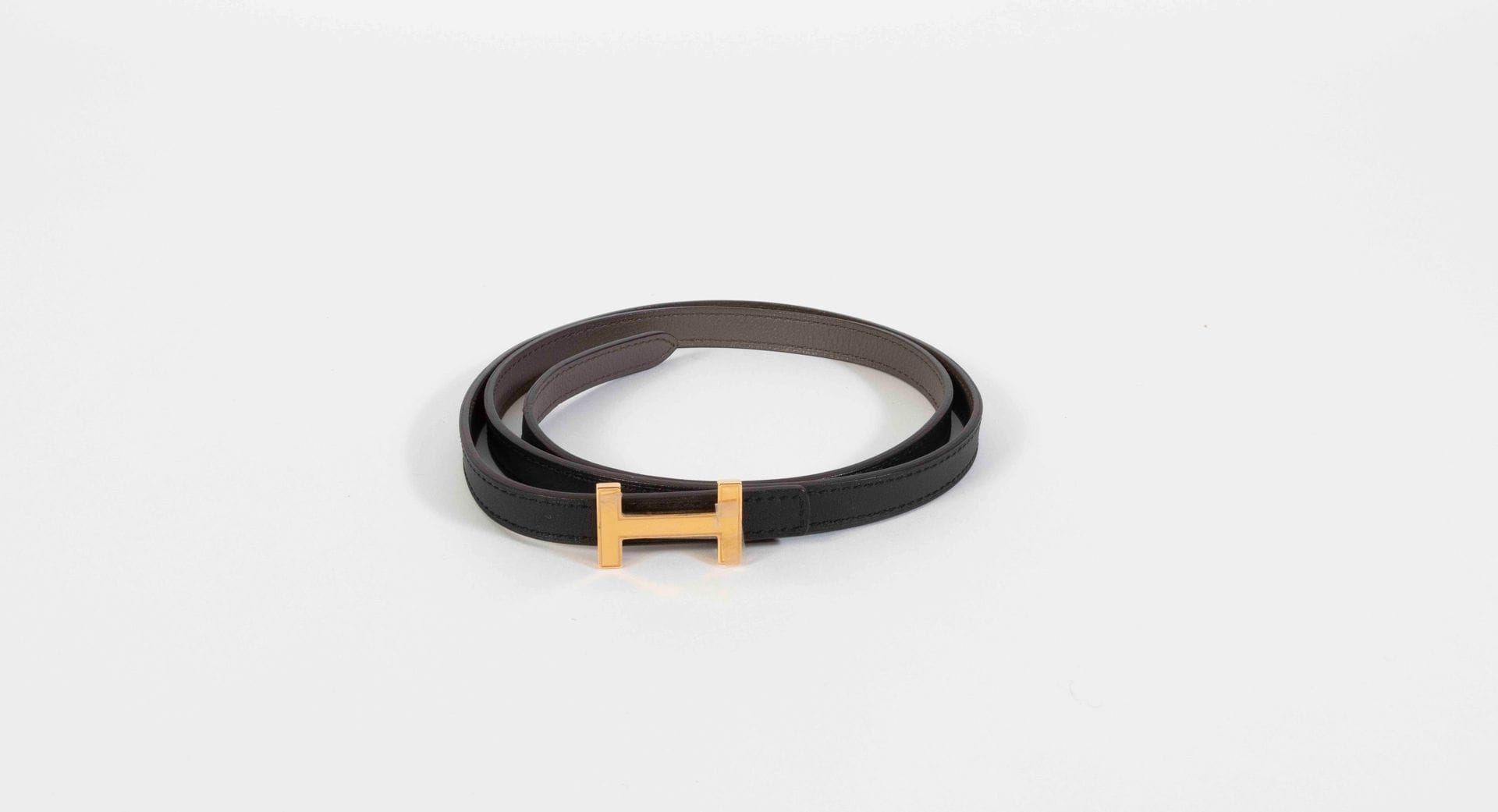 HERMES Paris Made in FranceFine
black and grey leather belt, small gold metal buckle, size 90
