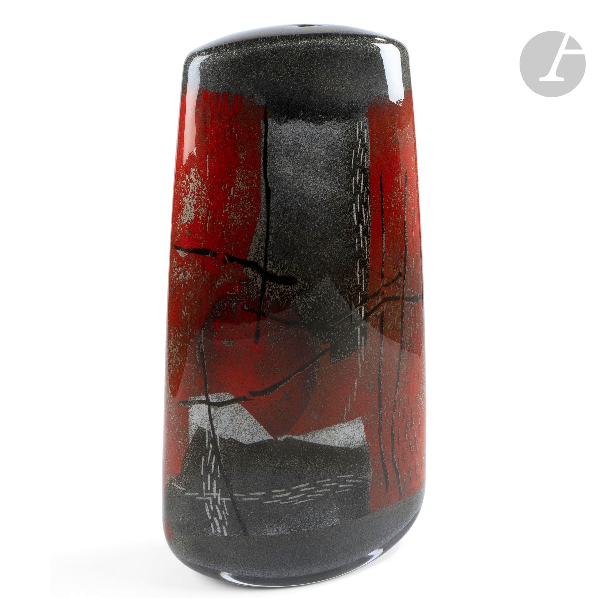 Alain and Marisa BEGOU (France, born in 1945 and 1948
) Large blown glass sculpture with grey, beige, red and black abstract decor. Signed and numbered 21.11.3 on the base. Piece realized in 2001. H. 62 cm - W. 28 cm - D. 9 cm
