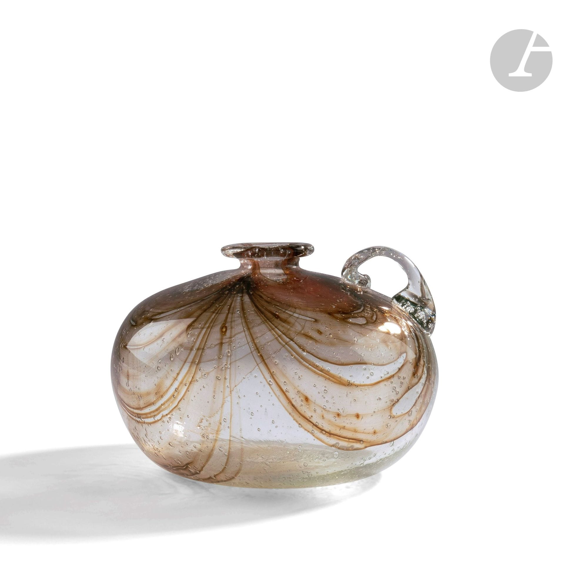 Jean-Marie BIZET (France, born 1953) 
Blown glass candlestick slightly colored and bubbled. Signed and dated 1980 under the base. H. 10 cm - D. 14 cm
