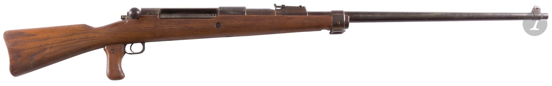 Rare Mauser M1918 Tankgewehr Rifle (1st manufacture), 13.2 mm
caliberRound
barrel
with 5-way sight, marked Mauser and 1918. One-piece walnut stock with grip. 
Length of the barrel: 98 cm - Overall length: 169
cmVarnished
metal.
 
Category C to be declared, n°4** (on the barrel, the bolt, the trigger guard).




