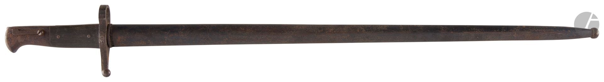 FRANCE 
Baïonnette Manceaux Vieillard pour carabine civile 1858. 
Poignée à plaquettes de corne. Monture en fer. Croisière matriculée « 814 ». Belle lame triangulaire à gouttière, bronzée. Fourreau en tôle bronzé. 
Longueur de la lame : 56,1 cm – Longueur totale : 67,9cm
A.B.E. 

Référence KIESLING : Fiche 850 et 892