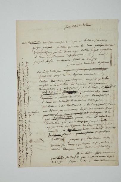 Joseph FOUCHÉ
L.A. (brouillon), [Rome janvier 1814], au ministre du Trésor public [Barbé-Marbois], au dos d'une L.S. du général Miollis, lieutenant du Gouverneur général de Rome, Rome 15 janvier 1814; 2 pages in-fol. à en-tête Gouvernement Général de Rome. À propos de la trahison de Murat. Miollis avertit Fouché que le lieutenant général Pignatelli Cachiara, commandant les troupes napolitaines à Rome, a fait placer une garde d'honneur auprès du Roi Charles IV et de la Reine, ainsi que près de la Reine d'Étrurie...Fouché avait donné des espérances sur le Roi de Naples [Murat]: «Je suis très affligé de voir ce prince avec nos ennemis, son coeur est toujours pour l'empereur, au point que les anglais et les autrichiens lui demandent des garanties de sa fidélité. Quand je l'ai quitté à Naples, il paroissoit n'avoir plus d'irresolution, et il m'avoit donné sa parole de me suivre à Rome et de remplir les intentions de l'empereur. Une lettre de M. Metternich, des envoyés autrichiens ont détruit [...] le fruit de mes efforts & ce qui ajoute à ma peine, c'est l'abandon de la Reine qui avoit employé jusqu'à cette époque toutes les ressources de l'esprit que vous lui connaissez, à détourner le Roi des seductions des puissances coalisées. J'espère que nous touchons à des evenemens plus heureux, que la paix enfin, ou des victoires changeront notre douloureuse situation»