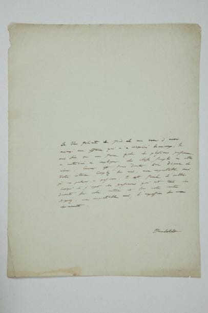 Alexandre von HUMBOLDT (1769-1859) voyageur et géographe
L.A.S., à un «respectable ami» [le baron de Gérando?]; demi-page in-4. «Je vous félicite du fond de mon coeur d'avoir arrangé une affaire qui m'a chagriné beaucoup. Je suis sûr qu'un faux zèle de plusieurs personnes a contribué à compliquer des choses simples en elles-mêmes. Cuvier est sans doute bien digne de votre estime. Comptez sur moi, mon respectable ami, je n'en parlerai à personne. Il est facile d'oublier lorsqu'il s'agit de personnes qui ont tant de droits sur notre estime et sur notre amitié»... On joint une enveloppe a.s. au professeur Matteucci