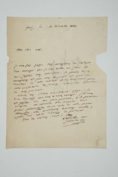 Pierre-André LATREILLE (1762-1833) naturaliste
L.A.S., au Jardin du Roi 21 décembre 1824, au Dr Johann Christoph Friedrich Klug, au Cabinet d'histoire naturelle de Berlin; 1 page in-4, adresse. Il lui adresse en trois exemplaires l'extrait d'un ouvrage à paraître en mars: «Le premier de ces exemplaires est pour vous. Le second est pour le directeur de votre Cabinet et le troisième pour votre Académie des Sciences»... Puis il remercie son ami pour le beau buprestis qu'il lui a envoyé. «S'il vous est possible de me faire parvenir, à la première occasion, un individu bien conservé du genre ptilodactylus et un autre de votre genre tætrapedia, vous m'obligerez beaucoup. Veuillez y ajouter une espèce d'isocère du Portugal»
