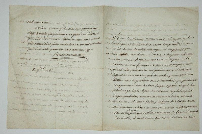 LITTÉRATEURS
10 L.A.S. ou P.A.S. et 1 L.S. François de Bausset (1820 à Grimod de La Reynière), Adrien Blin de Sainmore (1798, longue lettre à un traducteur d'Horace), Pierre-Louis Ginguené (2), Marc-Ferdinand Grouber de Groubentall (1797 au prof. Vangelisti, sur la vogue de la gravure et de la caricature), Heinrich Klaproth (1832 à Salvi, sur le Leo Diaconus), Jean-Baptiste L'Écuy (1814, demandant le titre de censeur honoraire), Nicolas Éloi Lemaire (1826 à un libraire de Naples), Simon-Nicolas Linguet (1773: «Je n'ai fait que mon devoir en me sacrifiant pour la défense de la vérité»), Jacques Peuchet (reçu pour son Dictionnaire encyclopédique des assemblées nationales, an IV), Guillaume Dubois de Rochefort (1787, à propos de sa traduction d'Homère en vers français)