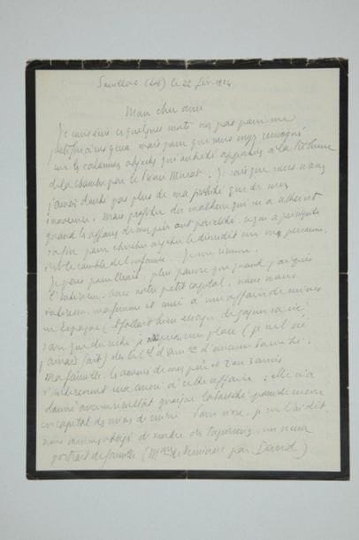Louis MALVY (1875-1949) homme politique
5 L.A.S., Souillac (Lot) ou Paris 1923-1932, à Édouard Herriot; 13 pages et demie in-4 ou in-8 (3 deuil, 2 à en-tête Chambre des Députés). Belle correspondance politique après sa réhabilitation. 15 août 1923: «Depuis le jour où fut rendu contre moi l'ignoble verdict qui me chassa de France [...], jusqu'au jour de mon retour, vous n'avez cessé, je le sais, de protester contre cet acte abominable. Votre télégramme me parvenant après les manifestations enthousiastes des républicains du Lot, a été pour moi une joie de plus»... 24 août 1923. Profonde émotion après la lecture de son article dans L'OEuvre: «vous y avez mis toute votre conscience et tout votre coeur! [...] Ah! je n'oublierai jamais l'accolade que vous m'avez donnée, les yeux baignés de larmes, dans un des bureaux du Sénat où je vous trouvais, après la lecture de l'inique verdict! Je n'oublierai jamais [...] que c'est vous, Herriot, qui aurez fait entendre le cri le plus émouvant d'une noble conscience contre cette ?parodie de justice? et cette ?meurtrissure du droit?»... 22 février 1924, il se défend après «les calomnies abjectes» du Prince Murat; il expose comment, en exil, il s'est intéressé avec ses proches, à une affaire de mines en Espagne; il a dû vendre des tapisseries et «un vieux portrait de famille (Mme de Verninac par David)»; de retour en France, sa femme a sauvé la Miroiterie de Souillac. «Ruiné matériellement par ceux qui m'ont fait condamner à l'exil, les misérables voudraient encore entacher mon honneur»... 11 mai 1932. Après avoir entendu P.E. Flandin exposer à un groupe de Radicaux les difficultés qui rendent inévitable la formation rapide d'un gouvernement, il avertit: «La question financière et la question de politique extérieure sont au premier plan de leurs préoccupations et je ne serai pas étonné de voir le Président de la République faire appel à vous dans un délai très rapproché. De grandes questions financières vont se poser devant vous»... 23 décembre 1932, demandant un entretien 