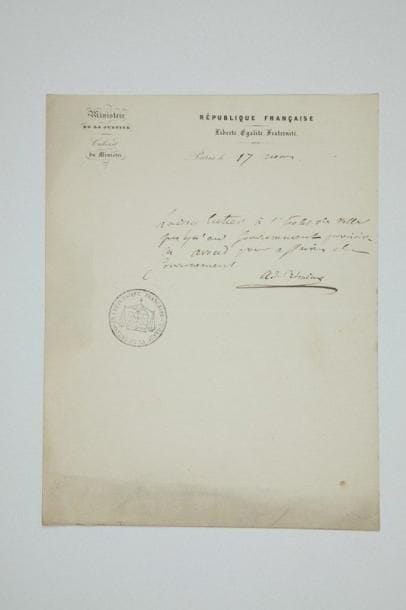 Adolphe CRÉMIEUX (1796-1880) avocat et homme politique
3 L.A.S. ou P.A.S., 1846-1848, à l'avocat Eugène Avond; demi-page in-4, en-tête Ministère de la Justice, cachet République Française. Ministère de la Justice, et 2 pages in-8, adresses. 17 août 1846, intervention en faveur de M. Worms, pour lui faire savoir le nom du juge d'instruction nommé pour suivre son affaire... 17 mars [1848]: «Laissez entrer à l'Hôtel de Ville jusqu'au Gouvernement provisoire M. Avond pour affaires de gouvernement»... 29 novembre, le convoquant au Palais «avec vos pièces»