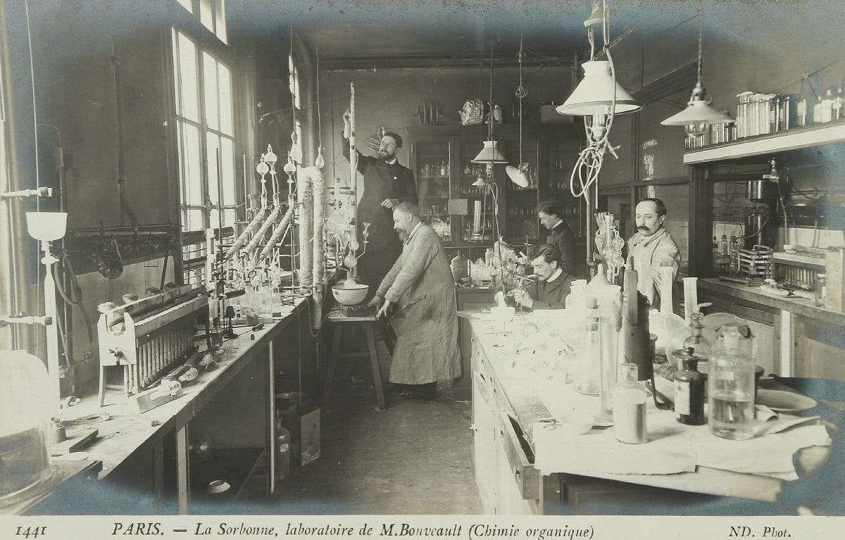 Département 75 PARIS. Lot de 26 cpa de la Sorbonne. TBE.