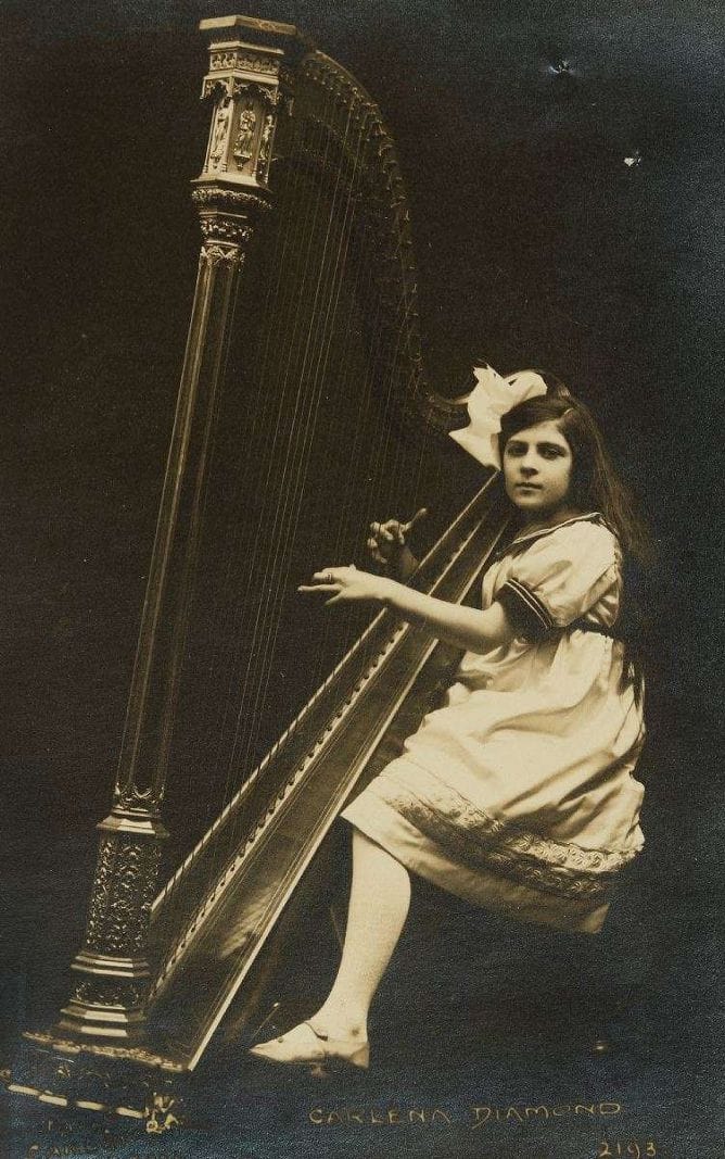 ARTISTES. THéâTRE. CIRQUE.  Lot d’environ 200 cpa. Bon état général.