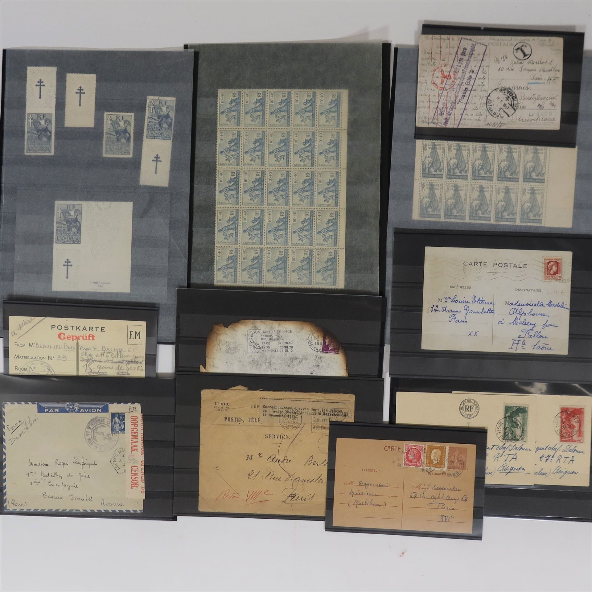 [FRANCE]
Intéressant ensemble de 9 lettres et cartes postales dont n°354/355 "Samothrace", n°638 "1Fr 20 Marianne d'Alger" seul, Entier postal 1Fr20 "Semeuse lignée" (avec complément d'affranchissement), 1 carte en F.M. du "Camp des internés britanniques de St Denis (cachet allemand) et 1 carte d'Istanbul année 1941 depuis l'Ambassade de France et différents cachets dont allemand et français (communications interrompus) pour Paris " Besetztes gebeit via Deutshland (zones occupées via l'Allemagne). 

2 des 3 lettres sont des accidentés d'avion (1925 et 1969), la 3ème est en F.M. par Avion, censure Britannique, 2nde guerre mondiale. 

Enfin, on a 4 "France libre" n°6, une feuille entière neufs ** Luxe du n° 7 et 1 bande de 10 du P.A.  n° 1 (de France libre)