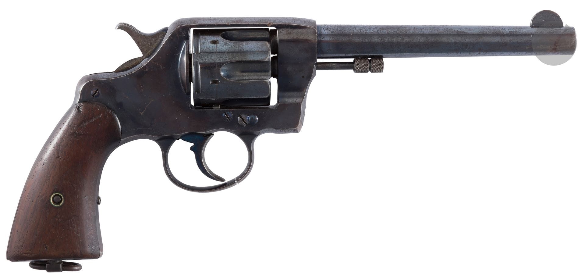 Revolver Colt New Army 1901 Militaire, six coups, calibre 38 Long Colt DA.
Canon rond, rayé, marqué « Colt’s PT FA MFG Co Hartford CT USA Patented Aug. 1884 – Nov 6.88 – Mars 95 » et sur le côté « Colt DA 38 ». Carcasse fermée, frappée « RAC » (inspecteur). Barillet évidé. Plaquettes de crosse en noyer verni. Bride non marquée.
B.E. Finition bleuie retouchée.
Longueur : 28,8 cm
N°0042
Avec son procès-verbal d’arme historique du banc d’épreuve de St Etienne.